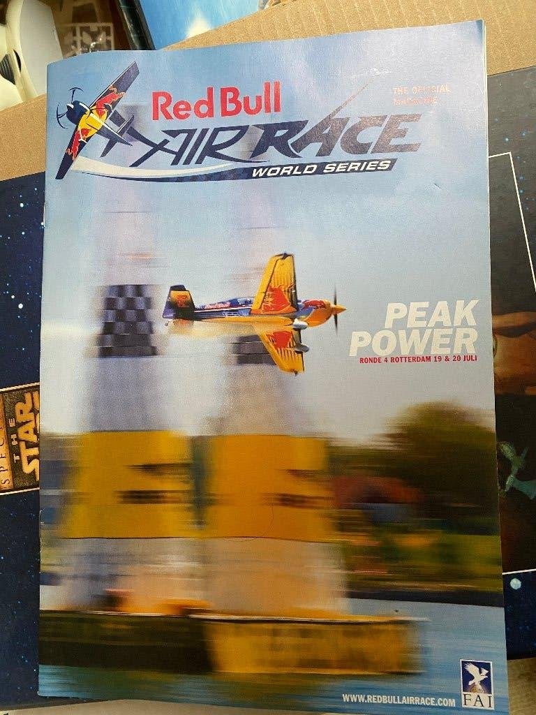 Red Bull Air Race Rotterdam, Ophalen of Verzenden, Zo goed als nieuw, Boek of Tijdschrift