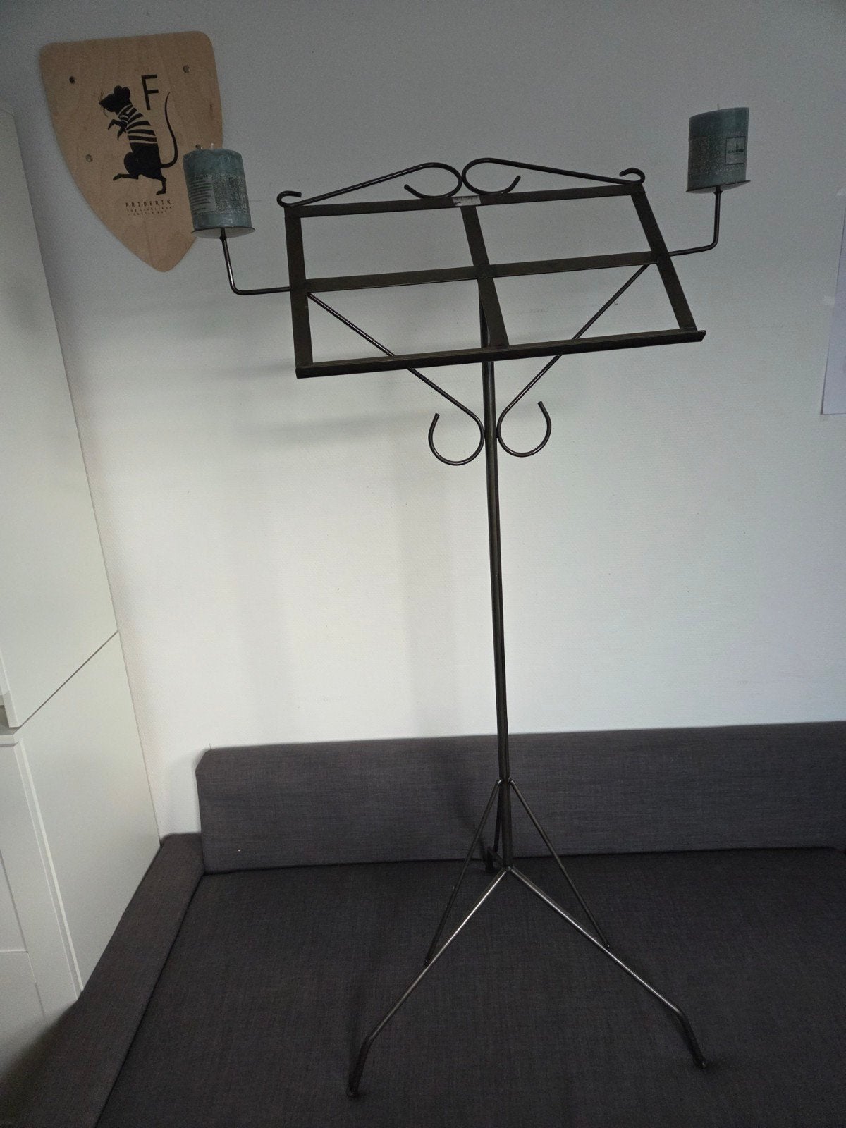 Decoratieve lessenaar/muziekstandaard van metaal, Ophalen