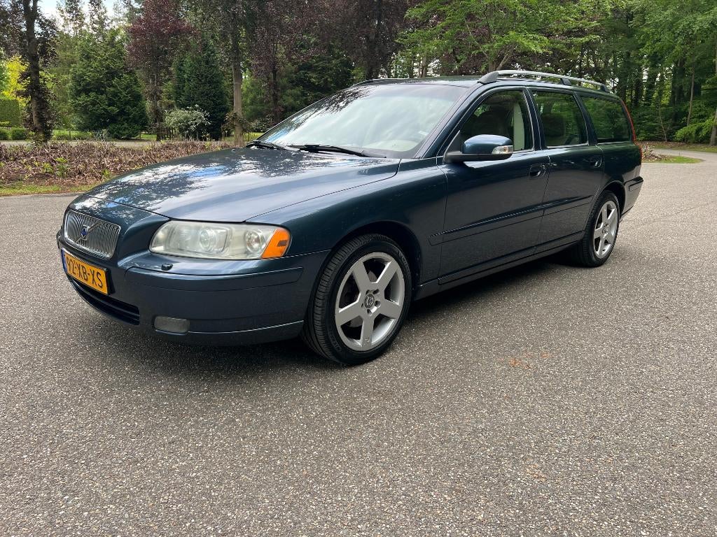 Volvo V70 2.4 D5 136KW Automaat 2007 Clima Trekhaak PDC TOP, 1800 kg, Beige, Blauw, Diesel