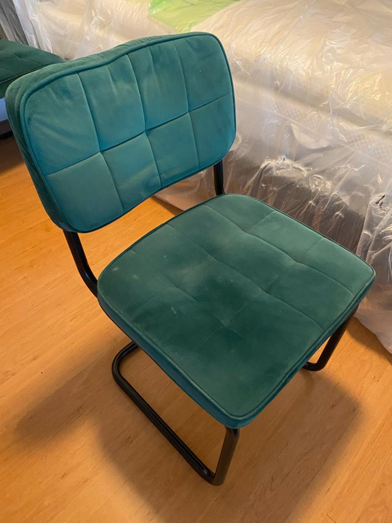 Groene eetkamerstoelen (velours) - set van 2 (40 euro), Ophalen, Gebruikt, Twee, Overige kleuren