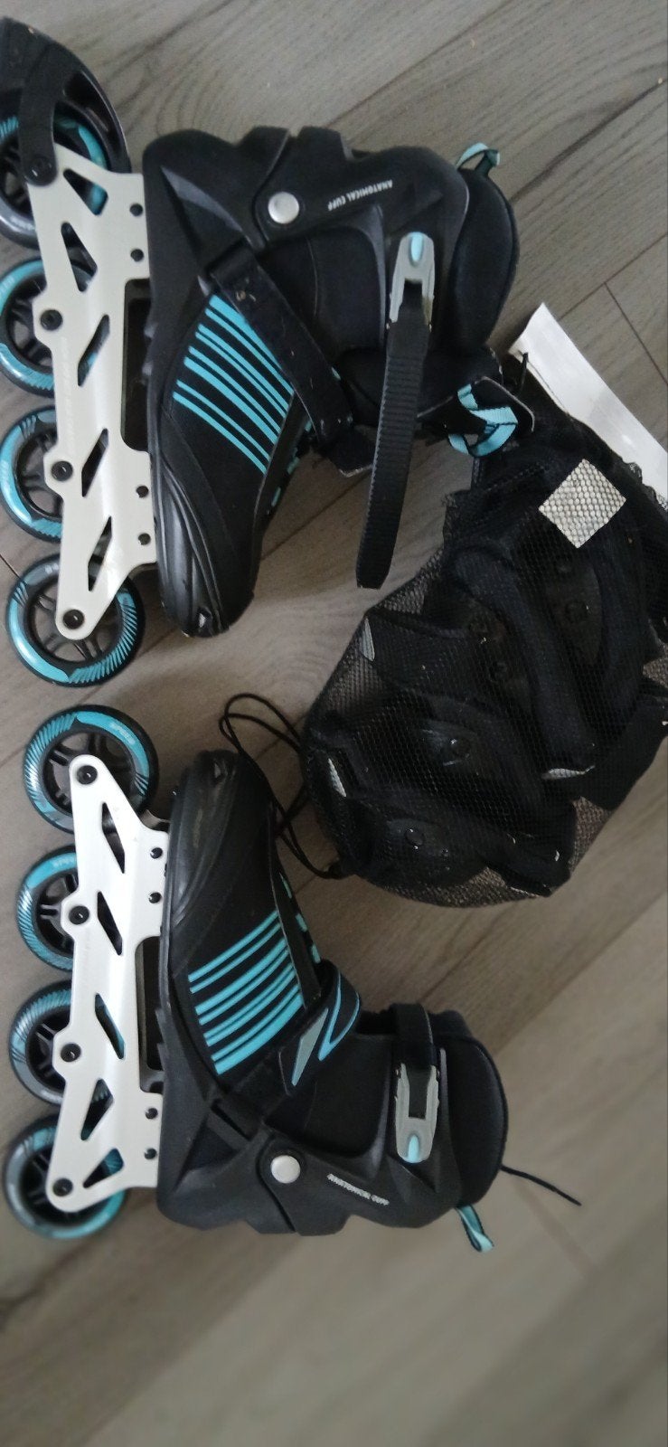 Inline skates met bescherming - Zwart/Blauw, Sport en Fitness, Verstelbaar, Kinderen, Zo goed als nieuw, Inline skates 4 wielen