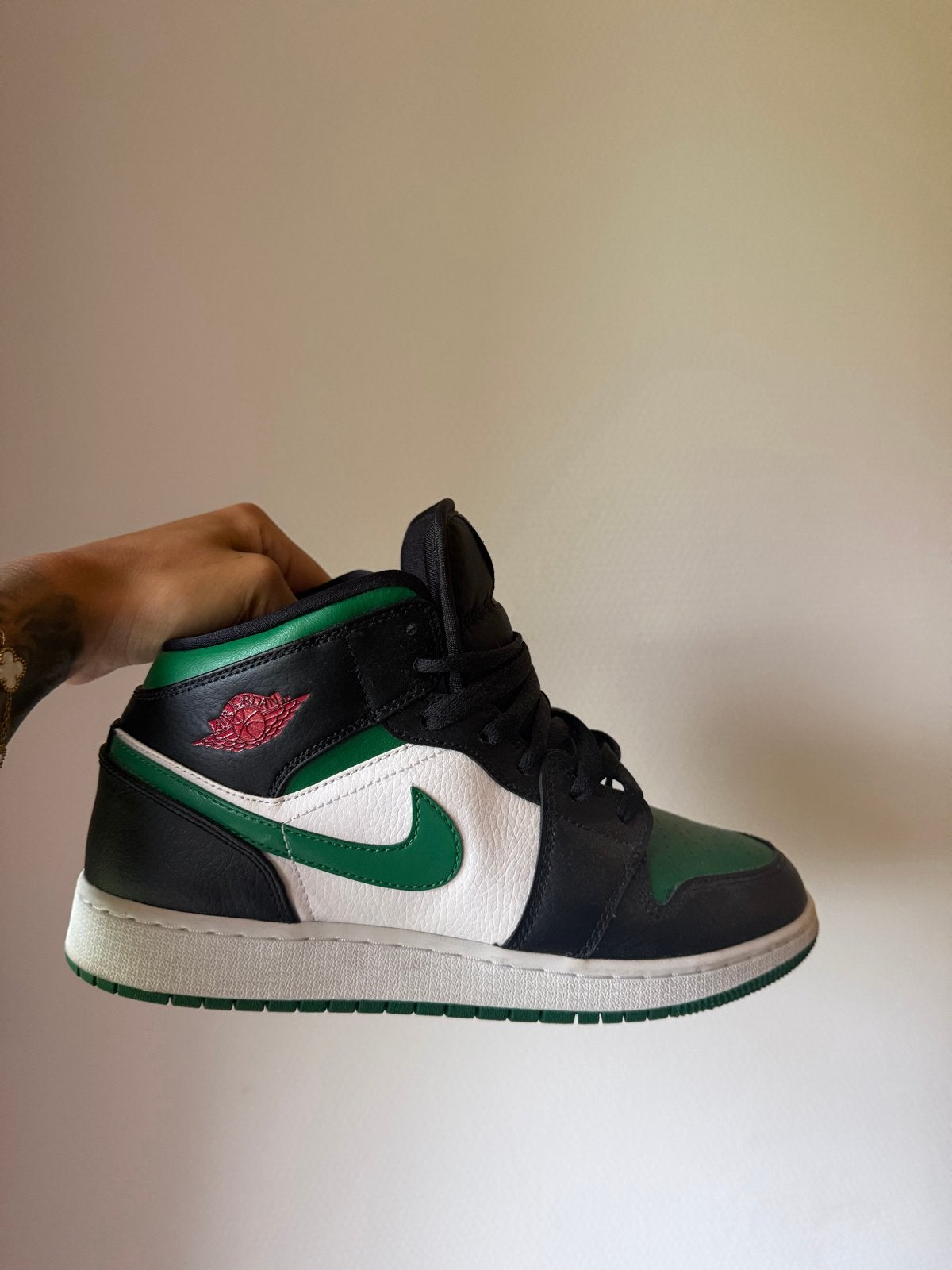 Nike Air Jordan 1 Mid SE 'Pine Green' - Maat 40, Ophalen of Verzenden, Zo goed als nieuw, Groen, Sneakers of Gympen