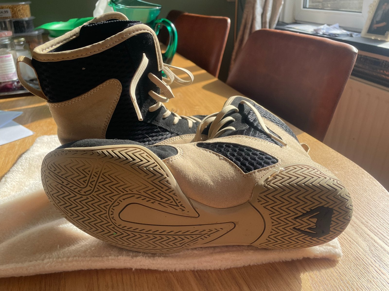 Venum Elite Boksschoenen - Zwart/Beige 43, Overige, Maat M, Ophalen of Verzenden, Vechtsportschoenen