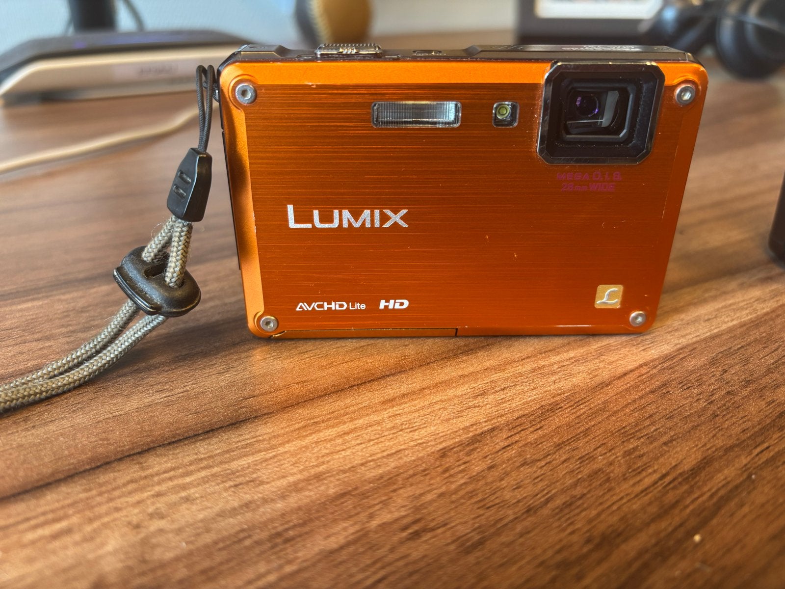 Panasonic Lumix DMC-FT30 - Oranje, Schok- en Waterdicht, Ingebouwde flitser, Gebruikt, Panasonic, Oplader