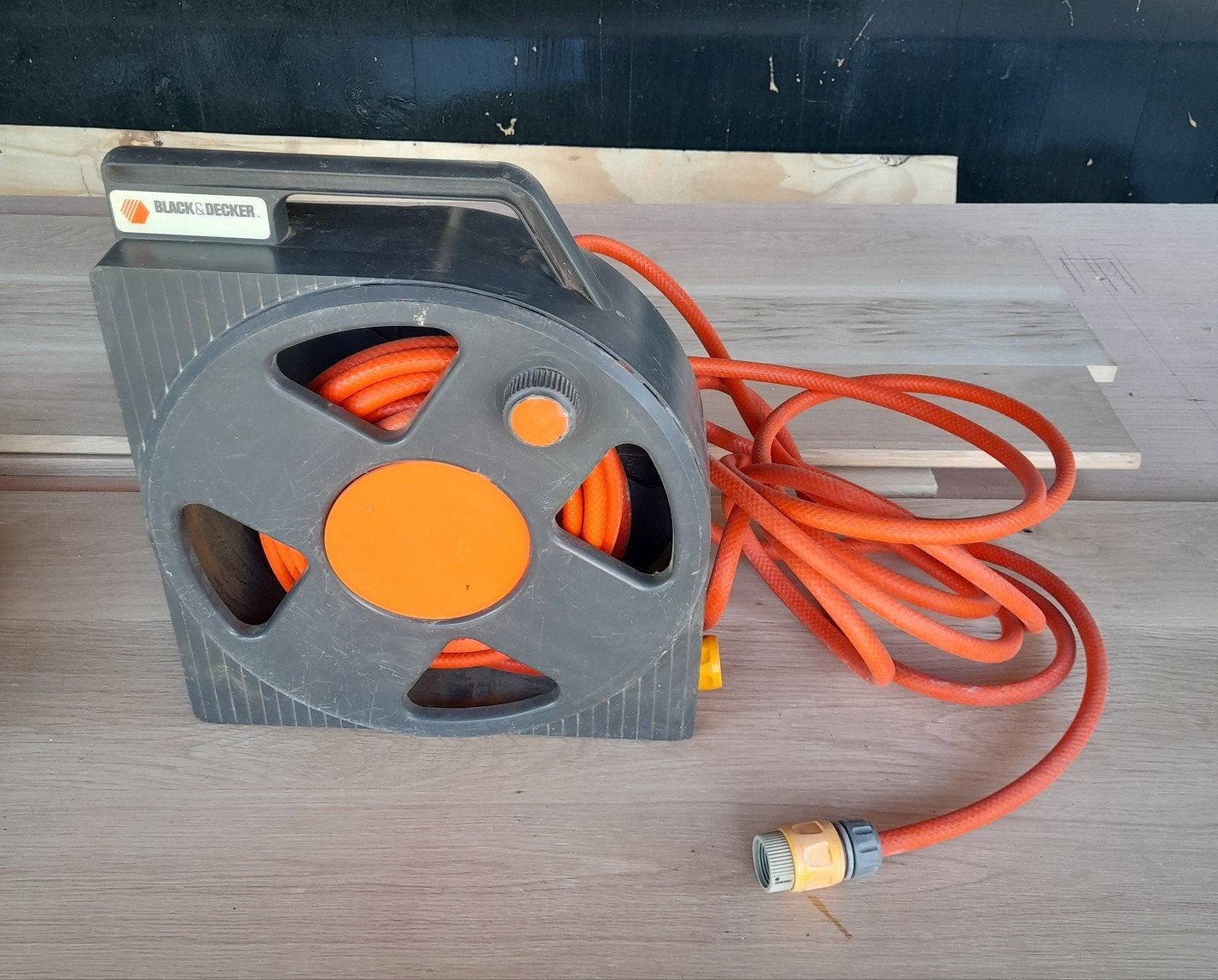 haspel met tuinslang (12 m)  Black & Decker, gebruiksklaar, Tuin en Terras, Tuinslangen, Ophalen, Gebruikt, Tuinslanghaspel