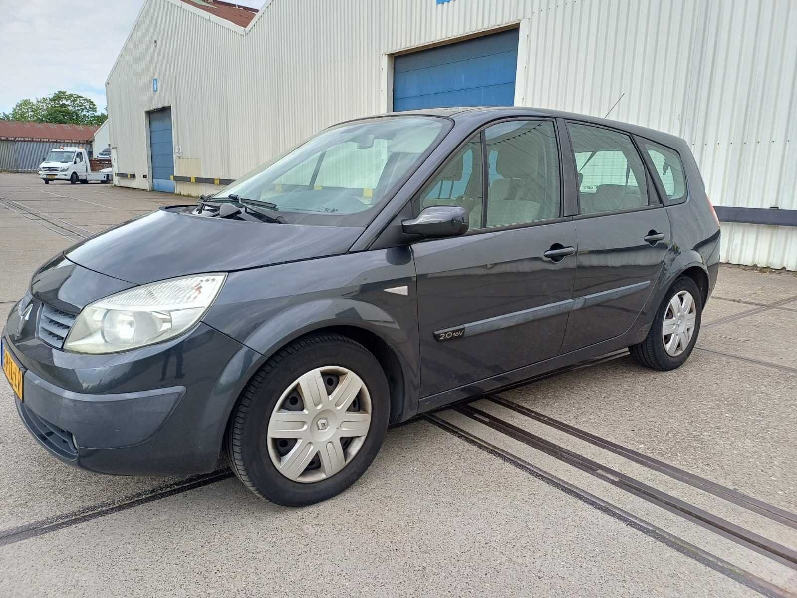 Renault Grand Scénic 2.0-16V Business Line 7p, 39-TL-LV, Voorwielaandrijving, 1998 cc, 135 pk, Gebruikt