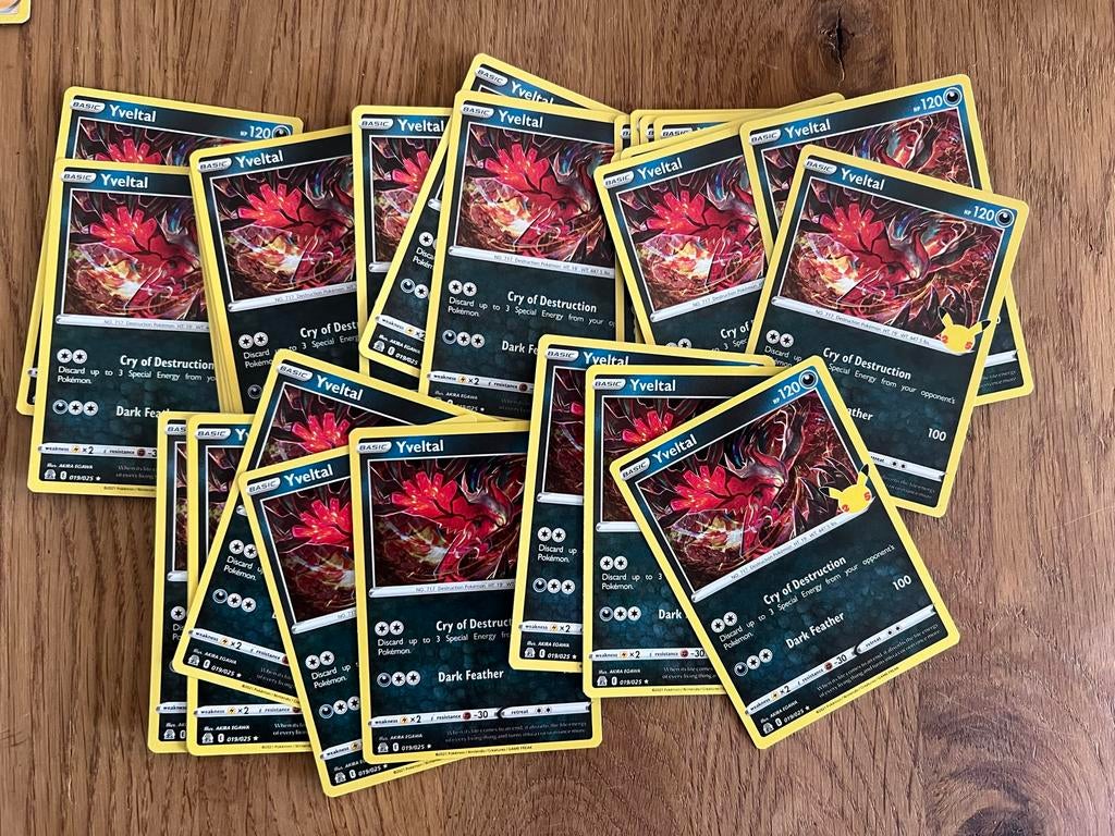 Yveltal Holo 019/025 - Celebrations (prijs per stuk), Ophalen of Verzenden, Nieuw, Losse kaart, Foil