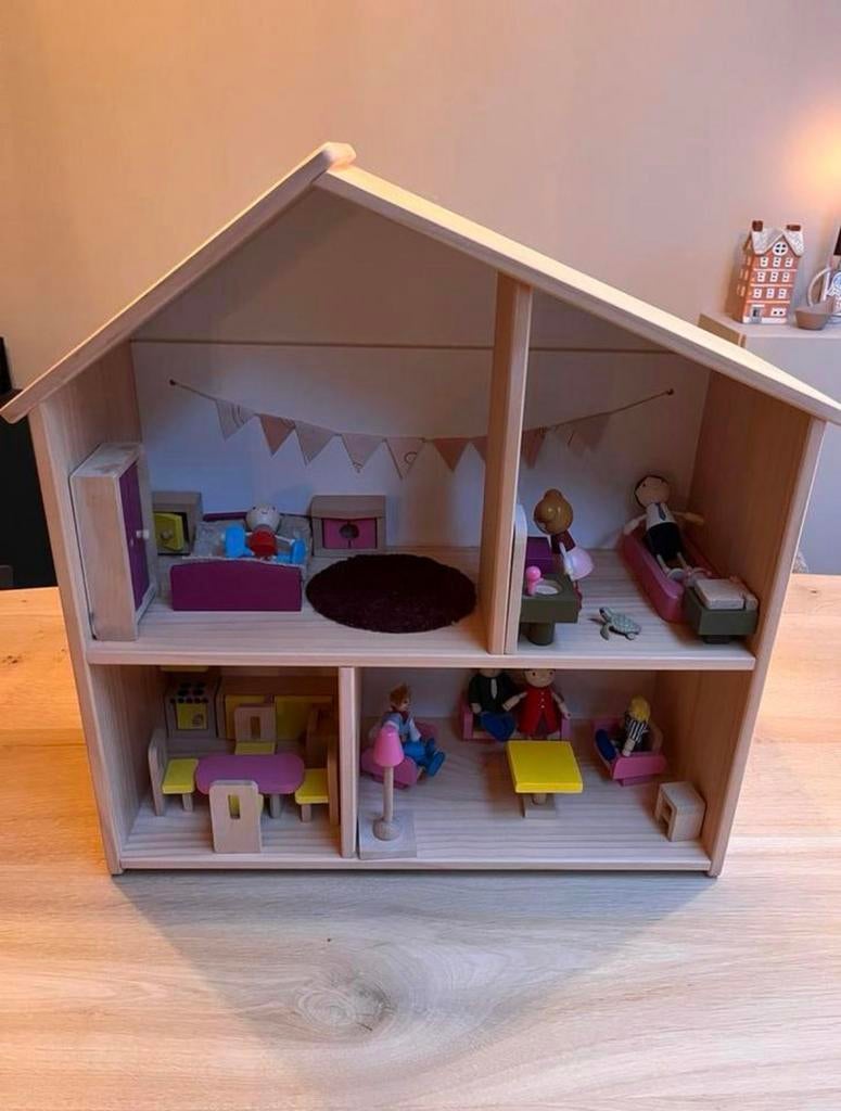 IKEA FLISAT Poppenhuis compleet met meubels en poppetjes, Kinderen en Baby's, Speelgoed | Poppenhuizen, Ophalen, Zo goed als nieuw
