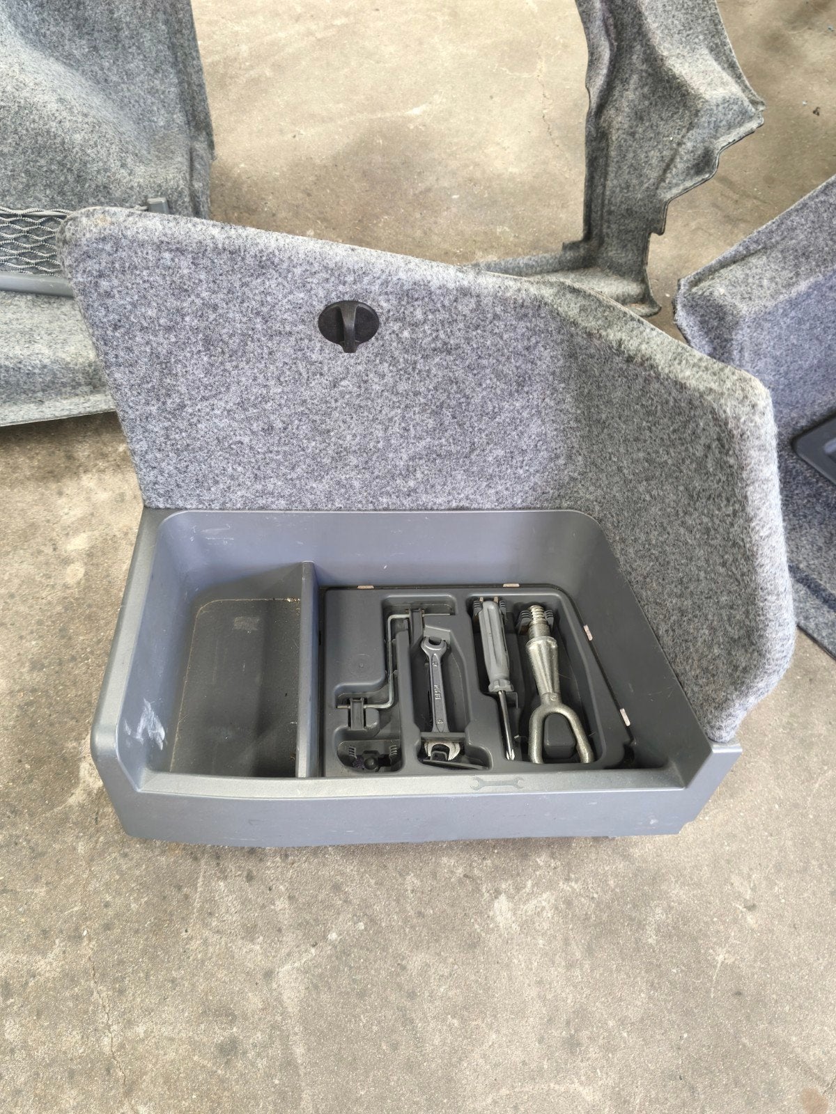 BMW E92 gereedschapsset kofferbak bekleding 325i 330i, Ophalen, B, W, BMW