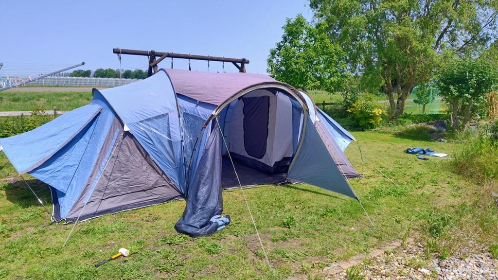 Ruime 4-persoons festivaltent met stahoogte, Ophalen, Gebruikt