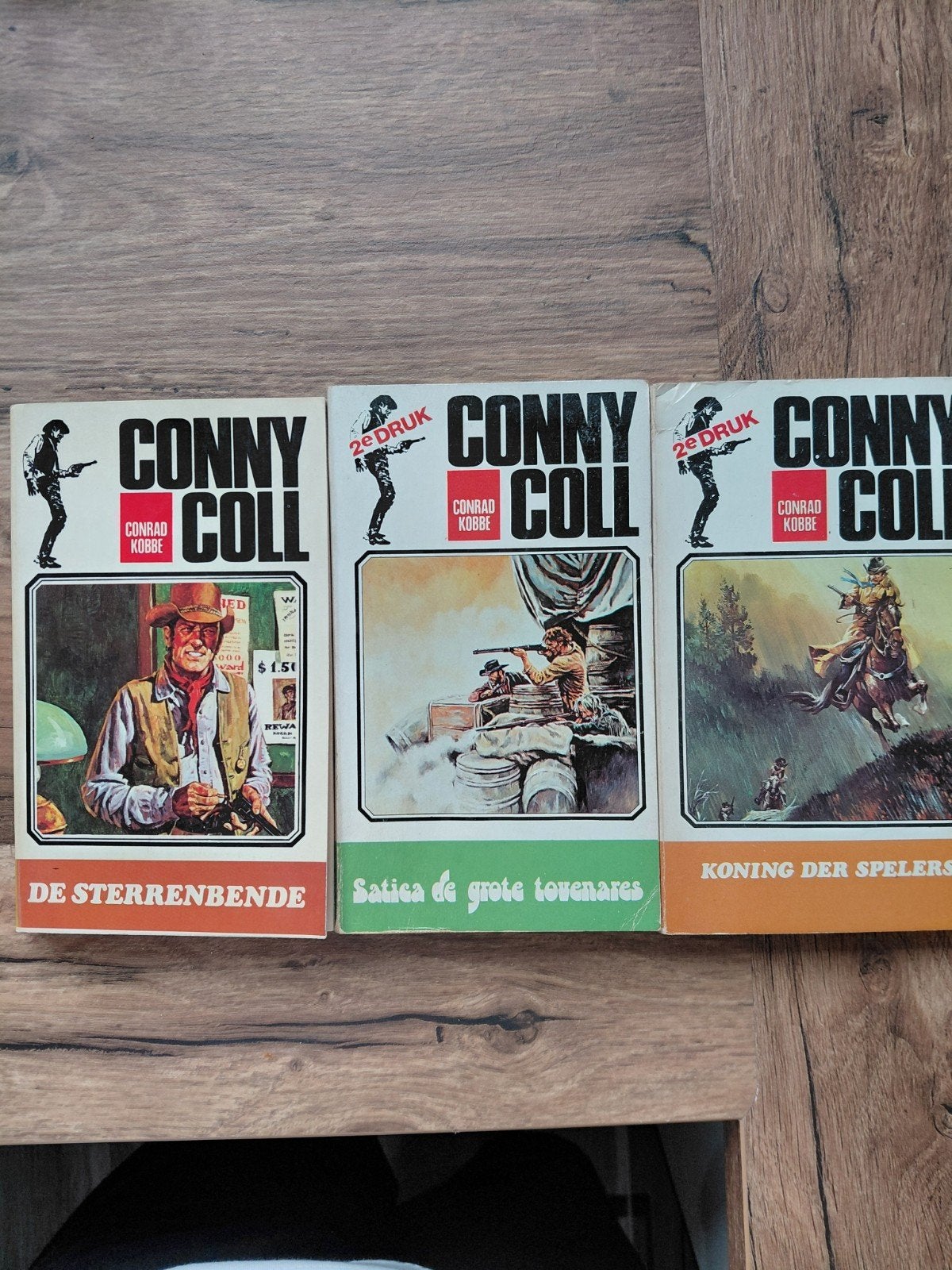 Conny Coll - De Sterrenbende, Satica, Koning der, Ophalen of Verzenden, Gelezen