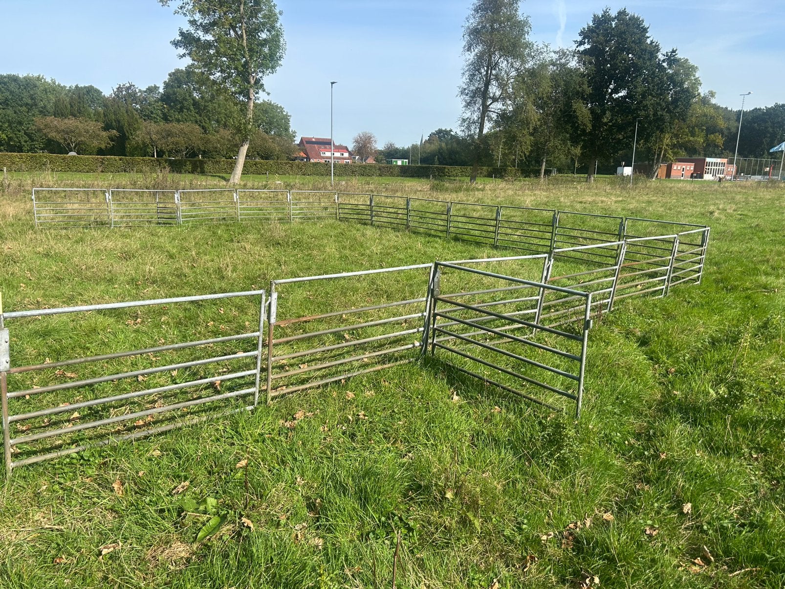 Grote partij schapenhekken aflammerhekken zie tekst., Toebehoren