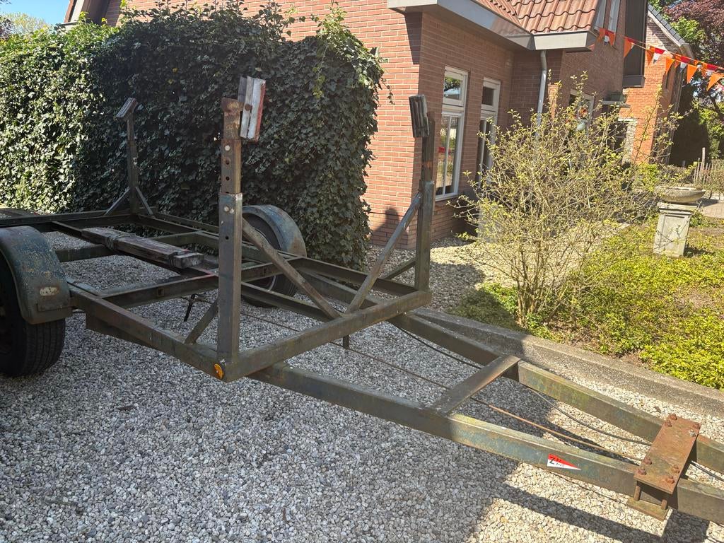 Boottrailer met kiel, open zeilboot, Ophalen, Minder dan 1500 kg, Gebruikt, Minder dan 6 meter