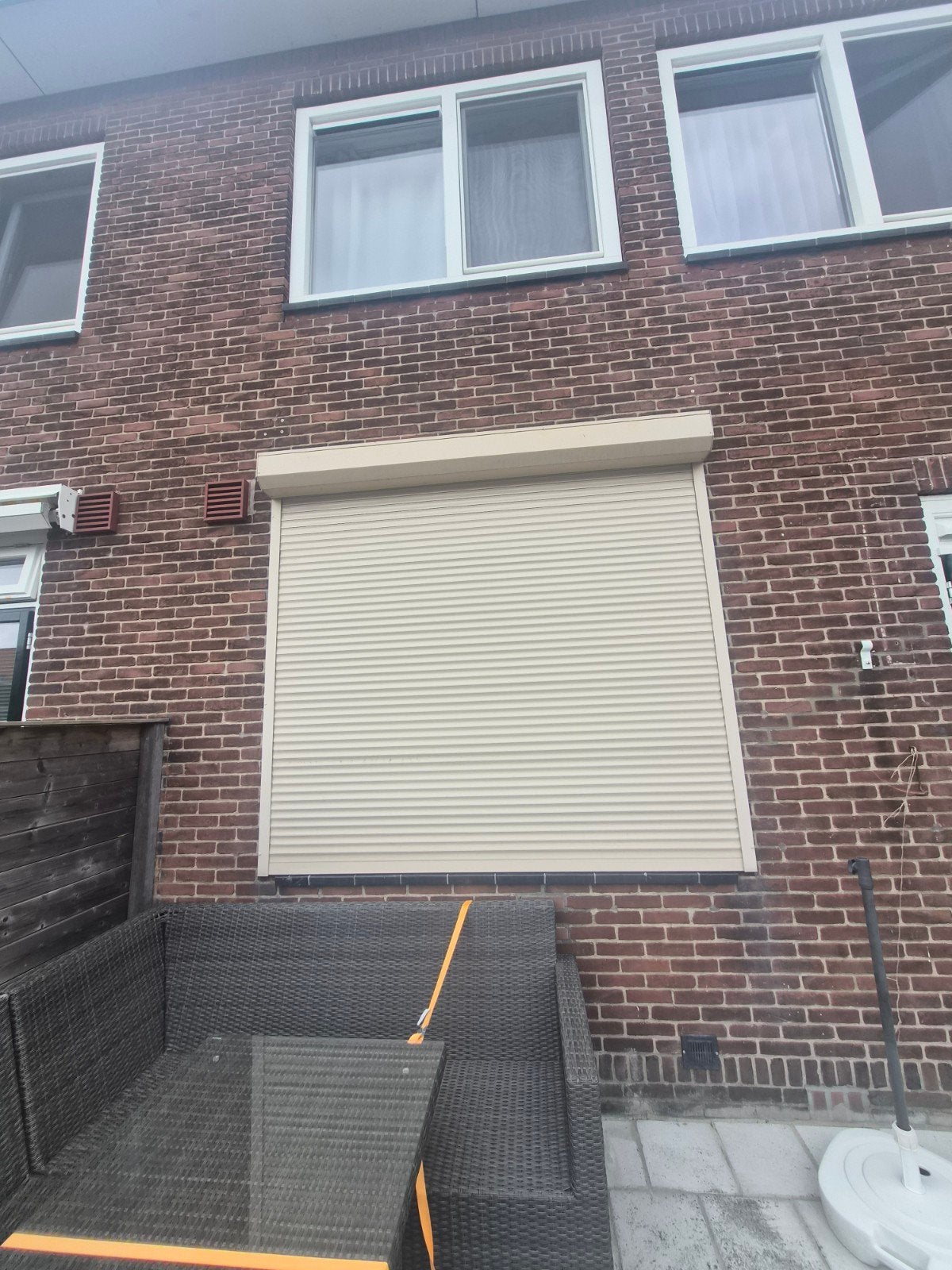 1 rolluik verkocht, 1 aluminium rolluik(224 x 208 cm) gratis, Ophalen, Knikarmscherm