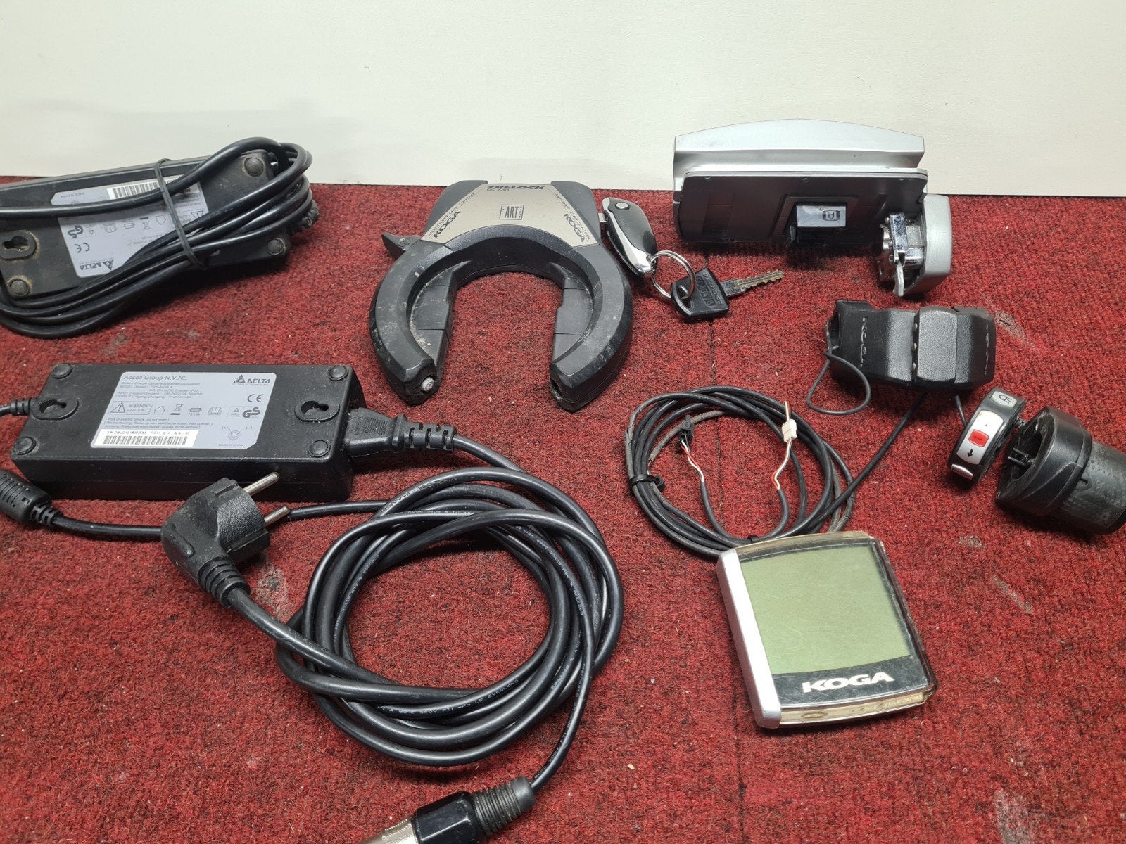 Koga ion display en oplader, Verzenden