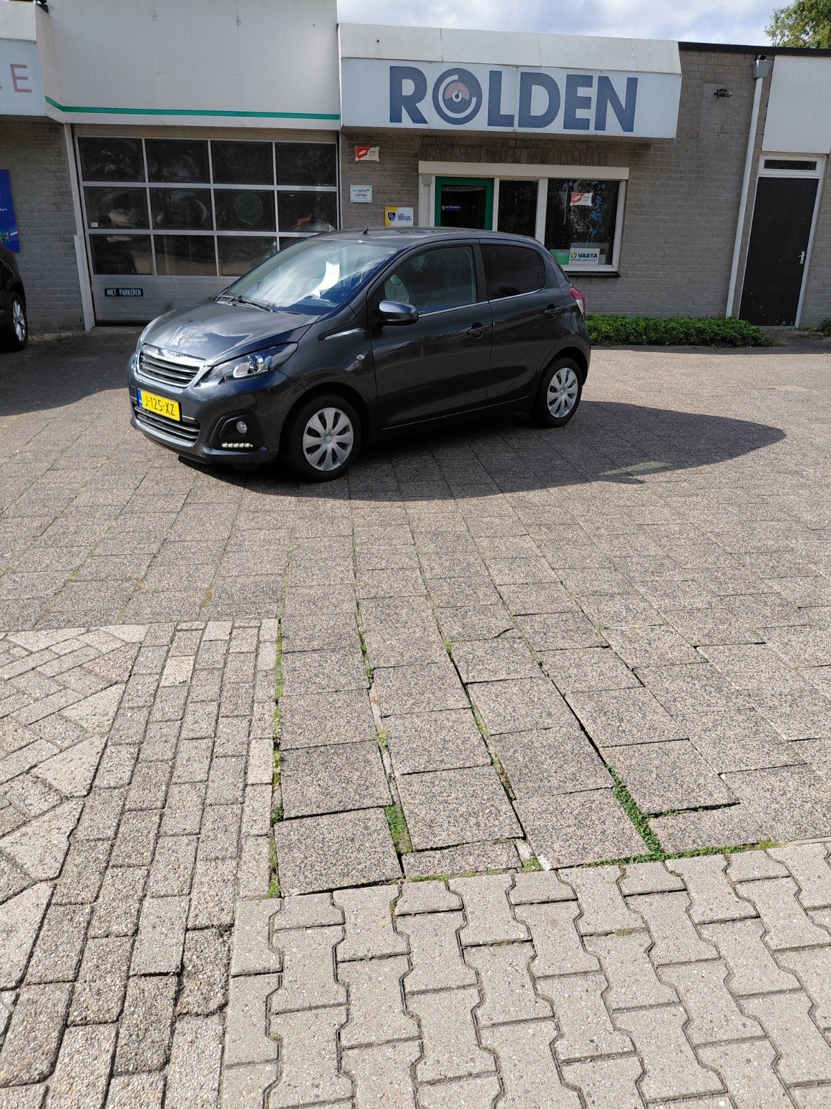Peugeot 108 1.0 E-vti 72pk 5D 2020 Grijs, Auto's, Dealer onderhouden, Stof, Euro 6, 4 stoelen