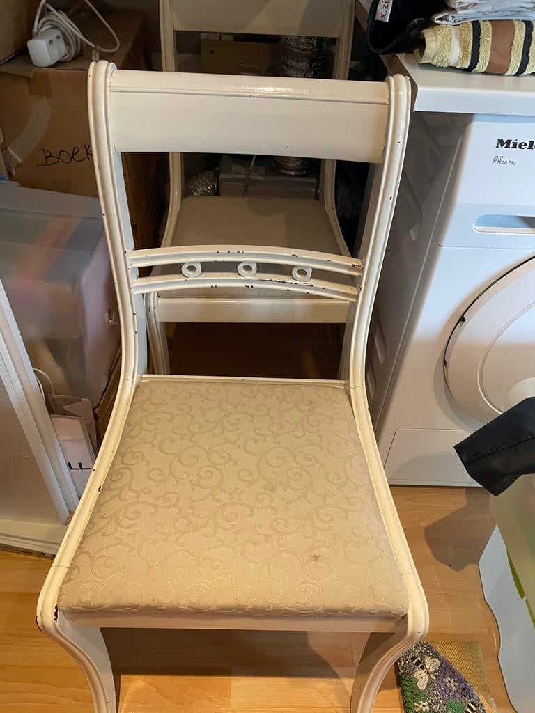 Gratis 2 antieke brocante stoelen, Ophalen
