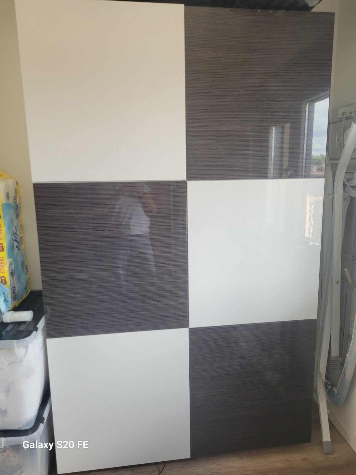 IKEA Hang-/Wandkast Bruin/Wit Glans - 60x63x40 cm, Huis en Inrichting, Kasten | Kledingkasten, Ophalen, 50 tot 100 cm, Zo goed als nieuw