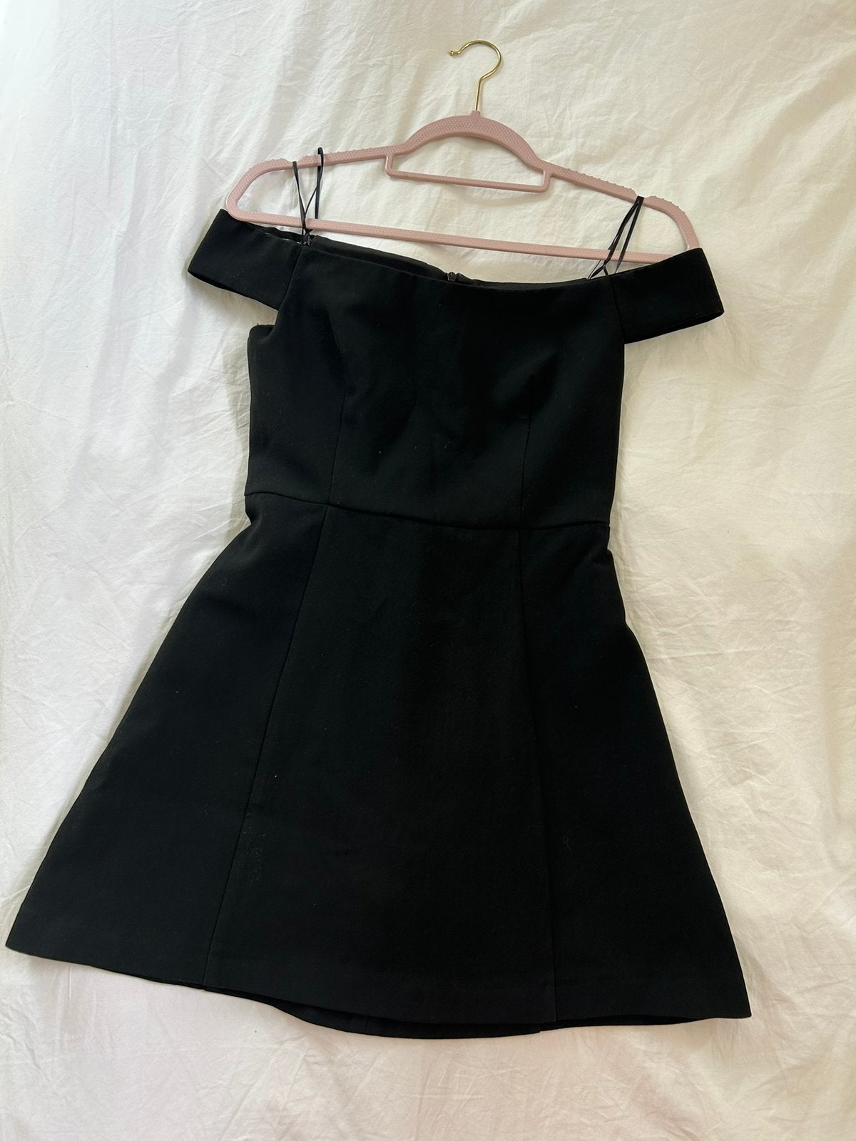 Zara jurkje zwart met off-shoulder bandjes, Kleding | Dames, Jurken, Zwart, Nieuw, Ophalen of Verzenden, Maat 36 (S)