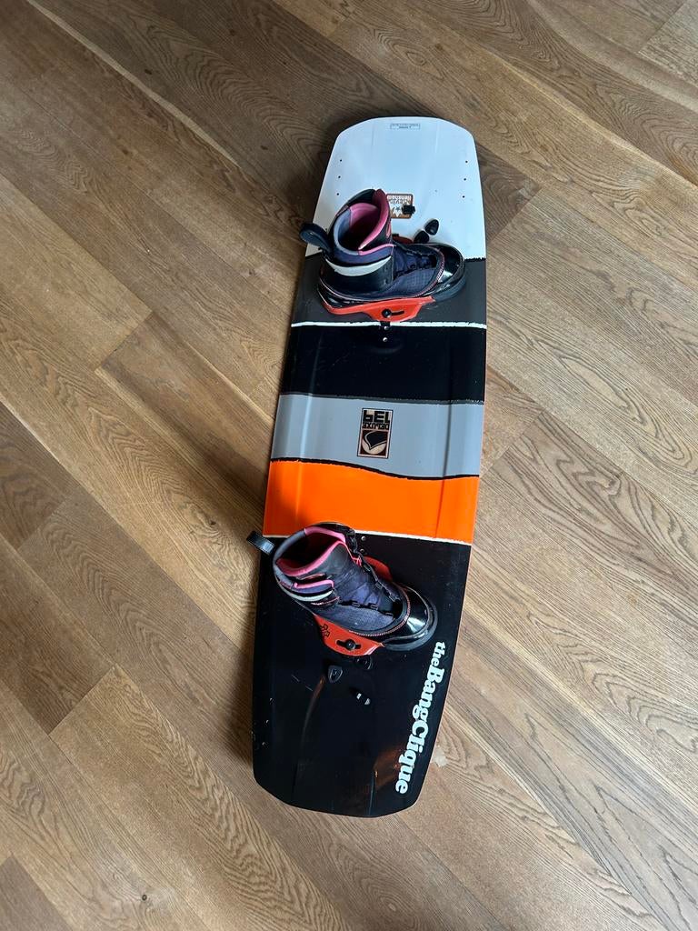 Liquid Force Wakeboard met bindingen - Gebruikt, Watersport en Boten, Ophalen, Gebruikt, Board en Schoenen