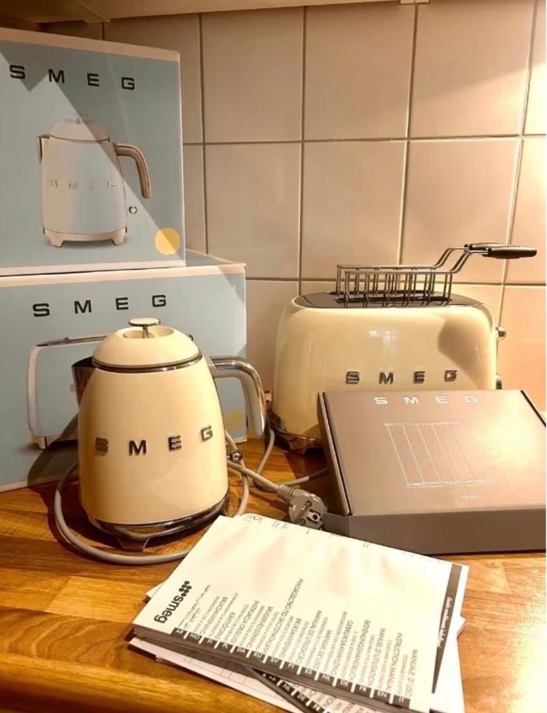 Smeg waterkoker en broodrooster, Witgoed en Apparatuur, Broodroosters, Ophalen, Nieuw