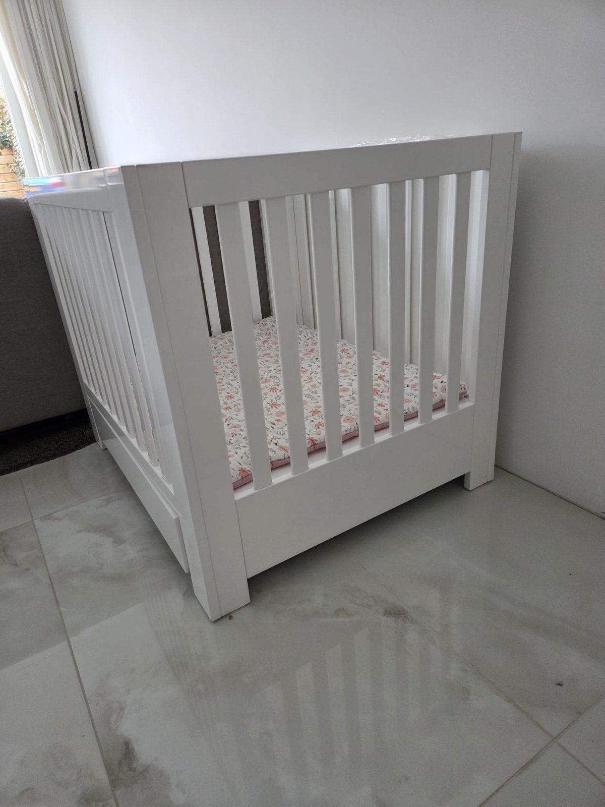 Wit hoogglans babybox met opberglade 100x80cm, Ophalen, Zo goed als nieuw, Ledikant