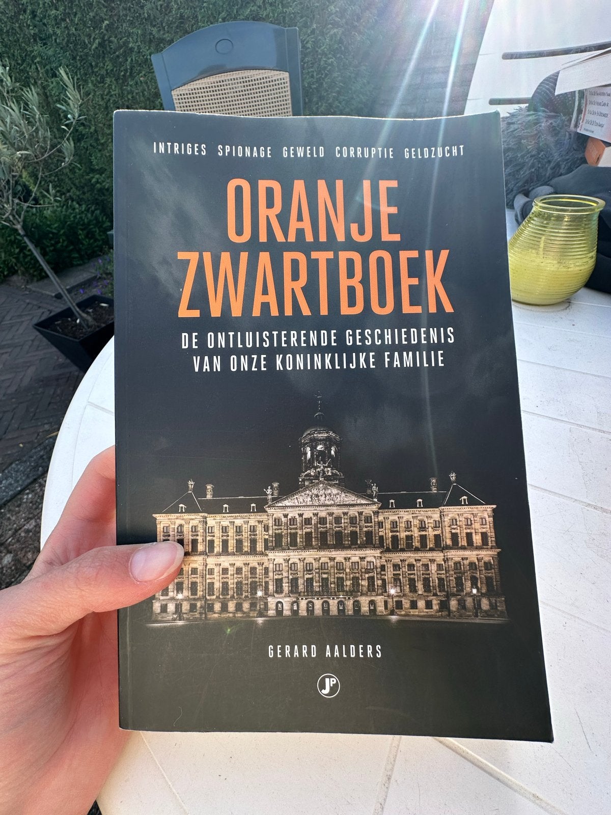 Oranje Zwartboek - De ontluisterende geschiedenis, Ophalen of Verzenden, Zo goed als nieuw, Nederland, Tijdschrift of Boek