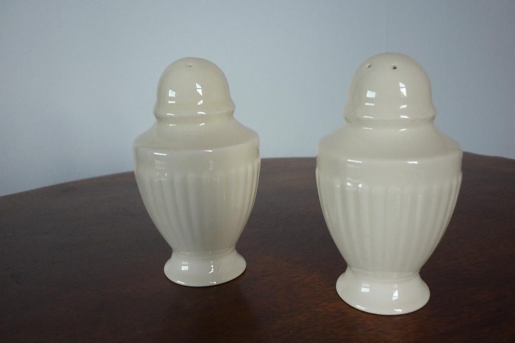 Wedgwood Edme PEPER en ZOUTSTEL, Huis en Inrichting, Keuken | Servies, Zo goed als nieuw, Overige typen, Wedgwood, Aardewerk, Ophalen of Verzenden