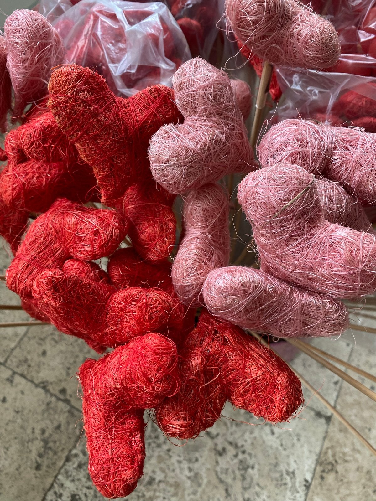Hartjes decoratie: plastic / sisal harten voor feest, Ophalen, Zo goed als nieuw, Meerkleurig, Kunststof