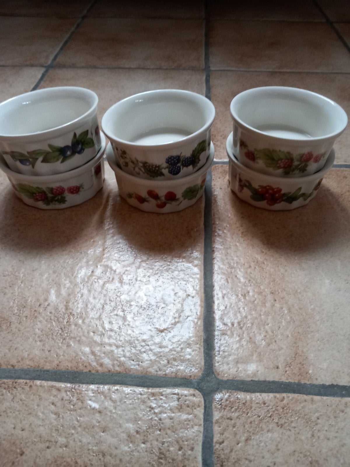 Marjolein Bastin bosvruchten servies pasteischaaltjes, Huis en Inrichting, Ophalen of Verzenden, Zo goed als nieuw, Porselein