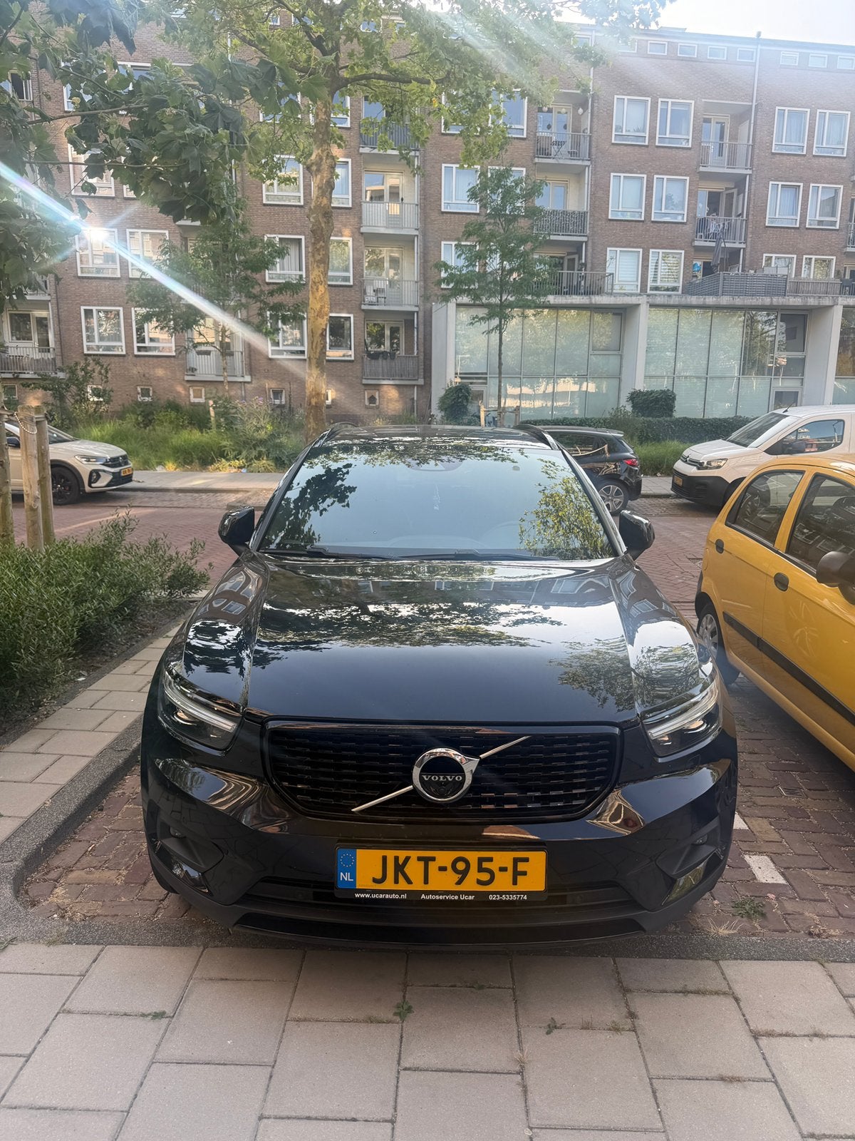 Volvo XC40 T5 Twin Engine 262pk Geartronic 2020 Zwart, Auto's, 1800 kg, 1712 kg, 179 pk, Zwart