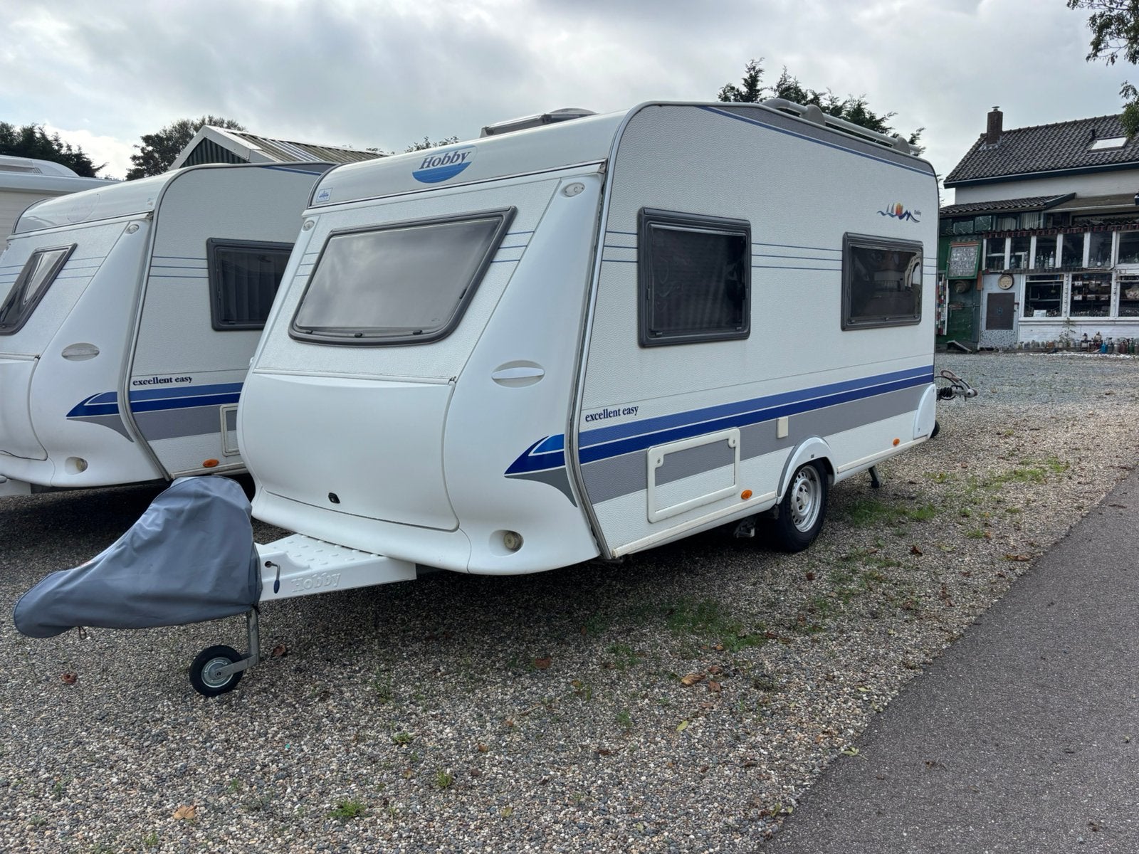 Hobby 400 SF Excellent Easy 2003, Caravans en Kamperen, Mover, Vast bed, Hobby, Treinzit