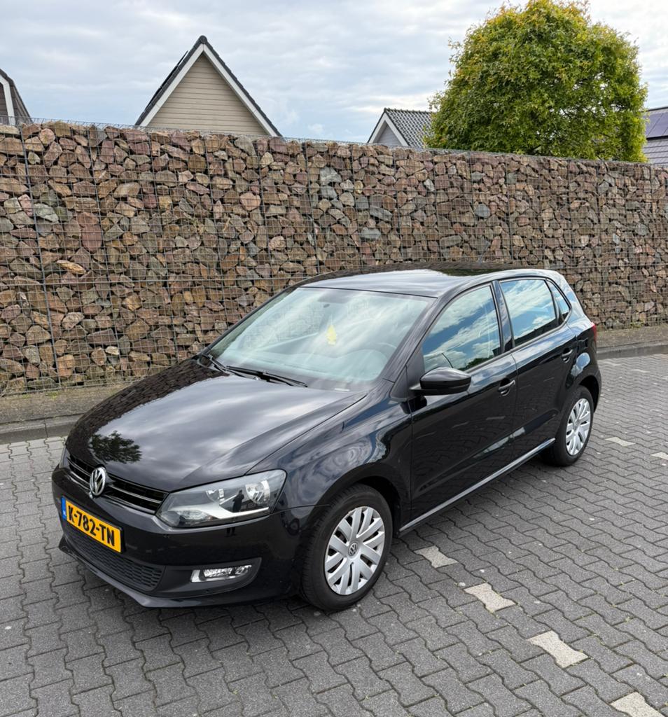 Volkswagen Polo 1.2 TSI 77KW 2013 nieuwe ketting ✅, Auto's, Volkswagen, Voorwielaandrijving, 40 €/maand, Zwart, 988 kg