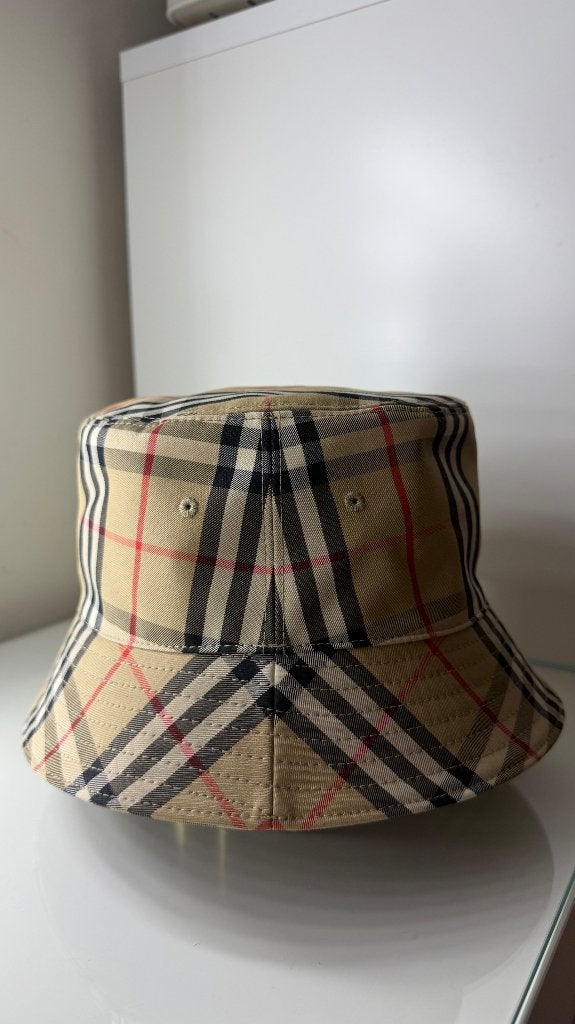 Burberry hoed, Kleding | Dames, Hoeden en Petten, Hoed, Zo goed als nieuw, Burberry, One size fits all