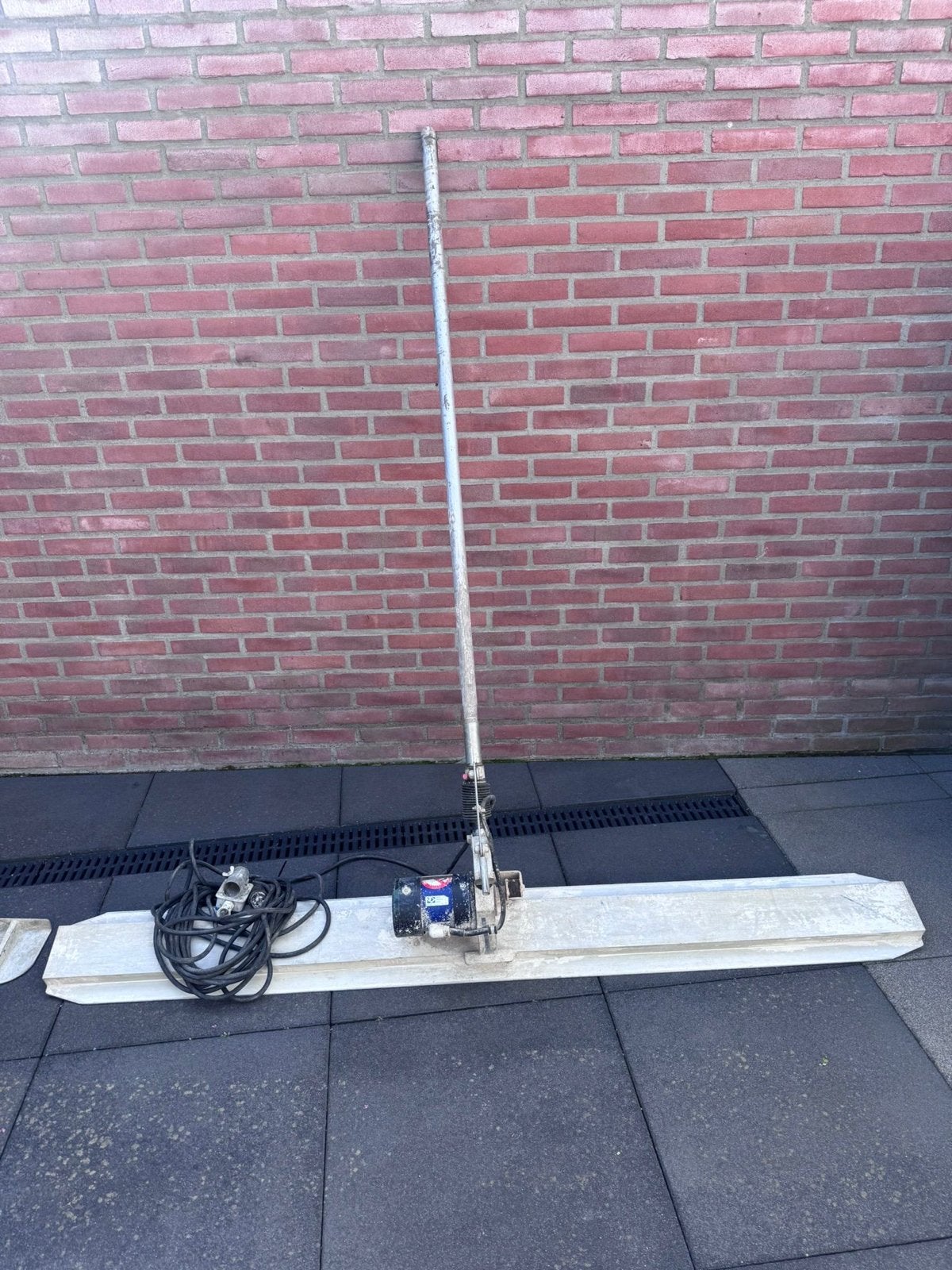 Beton trilspaan 2 meter - 230V, Ophalen of Verzenden, Gebruikt