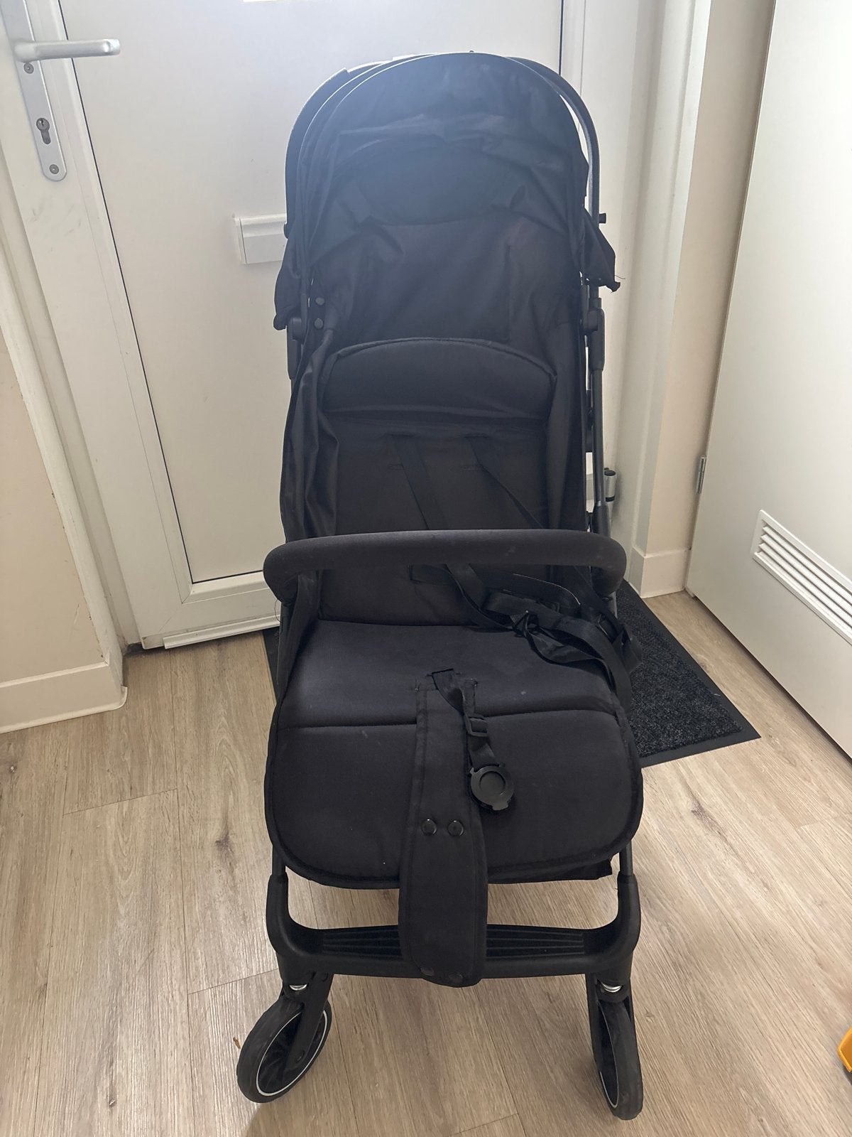 kinderwagen zwart, Ophalen, Zo goed als nieuw, Overige merken, Verstelbare rugleuning