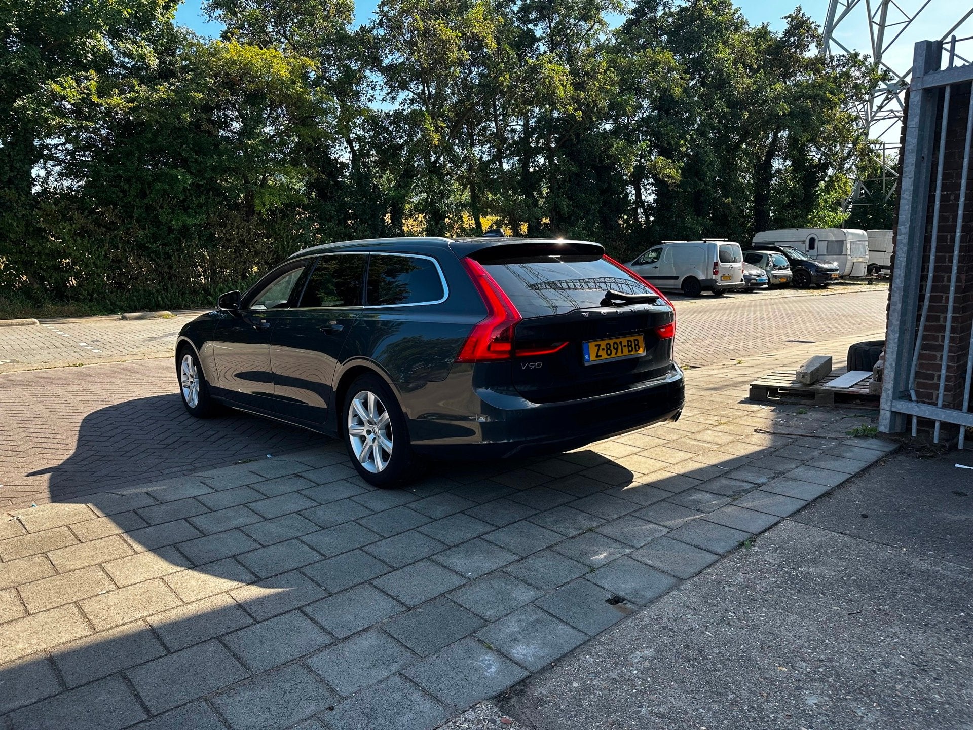 Volvo V90 2.0 D3 Momentum, Auto's, Volvo, Euro 6, 4 cilinders, Zwart, Leder