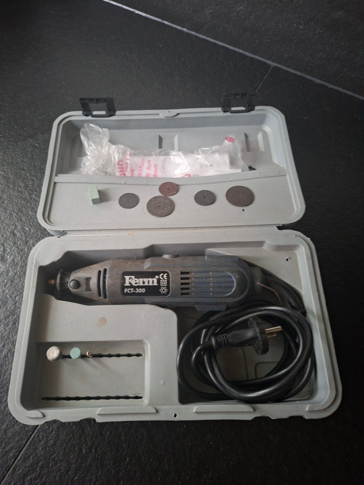 Ferm FCT-300 Multitool met accessoires in koffer, Ophalen of Verzenden, Gebruikt