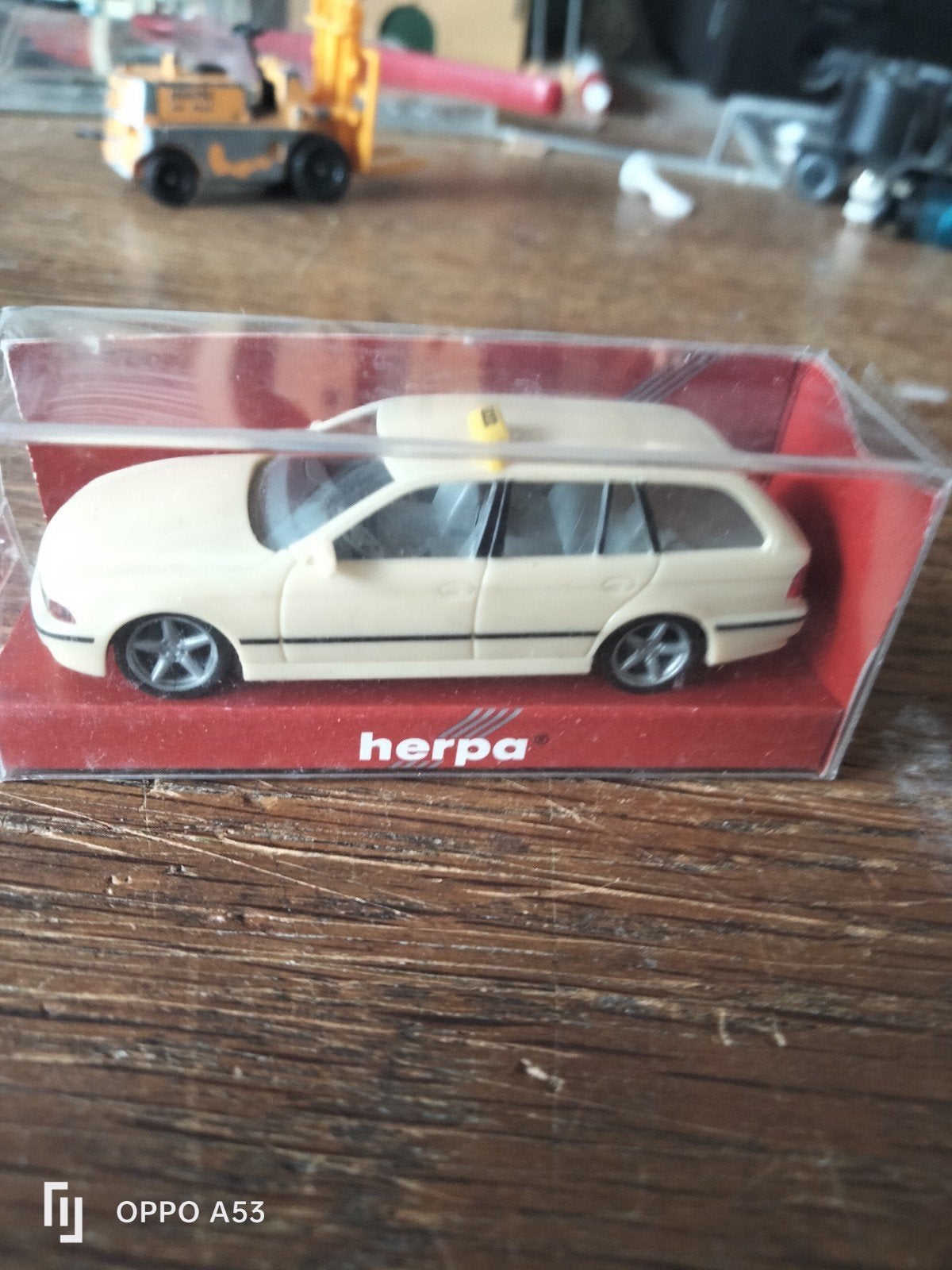 Bmw 5 serie touring  taxi 1.87 herpa, Ophalen of Verzenden, Zo goed als nieuw, Auto, Overige merken