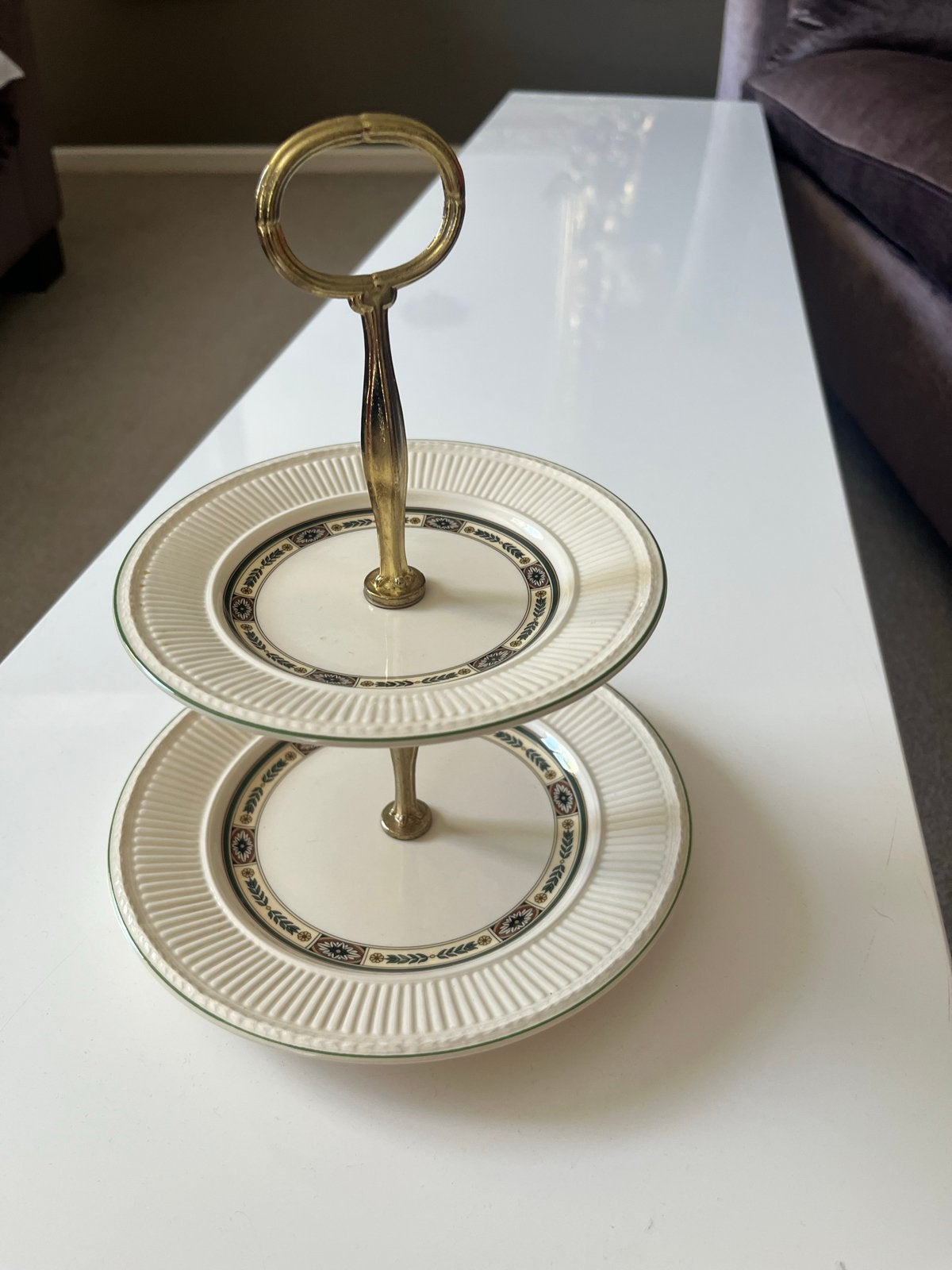 Wedgwood Queesware Carlton 2-laags etagere, Ophalen, Klassiek, Overige typen, Zo goed als nieuw