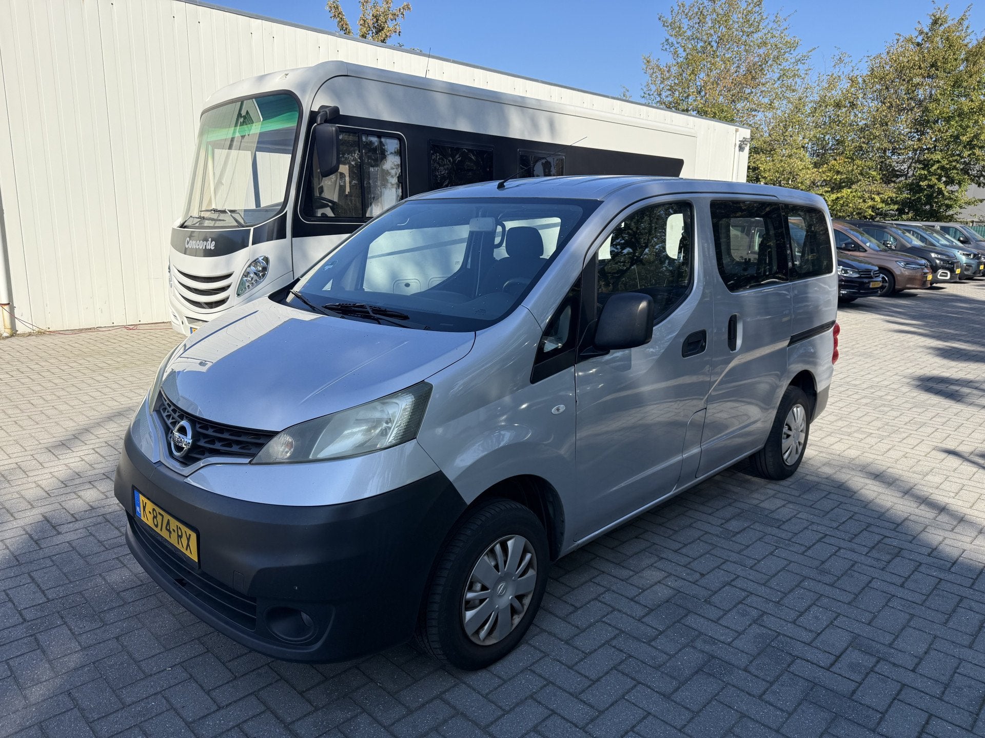 Nissan Evalia 1.6 benzine - Rolstoelbus - Bodemverlaging - R, Gebruikt, Overige modellen, 7 stoelen, Bedrijf