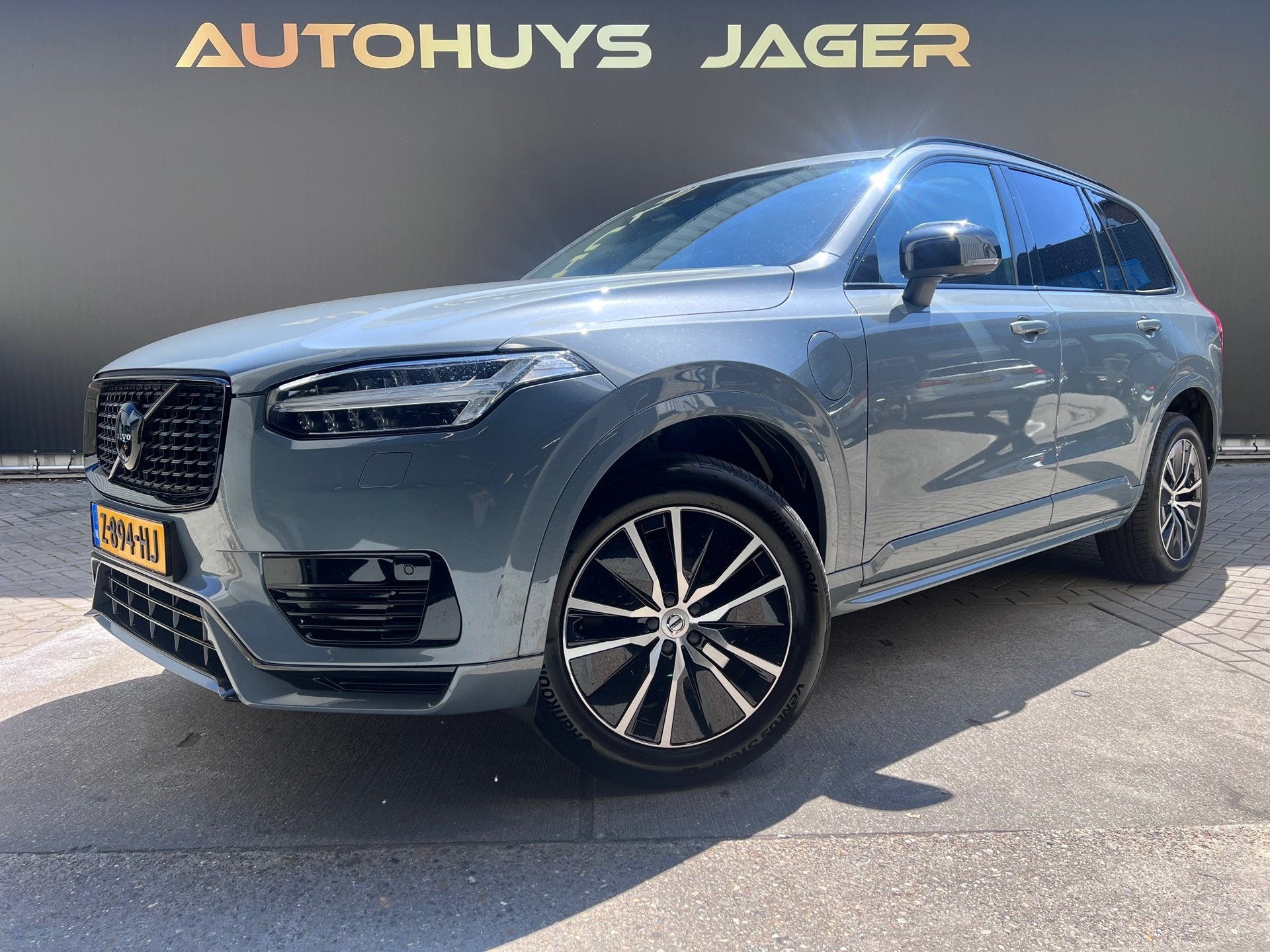 Volvo XC90 2.0 T8 Twin Engine AWD Momentum Pro - Pano Luchtv, Auto's, 4 cilinders, 7 stoelen, Bedrijf, Vierwielaandrijving