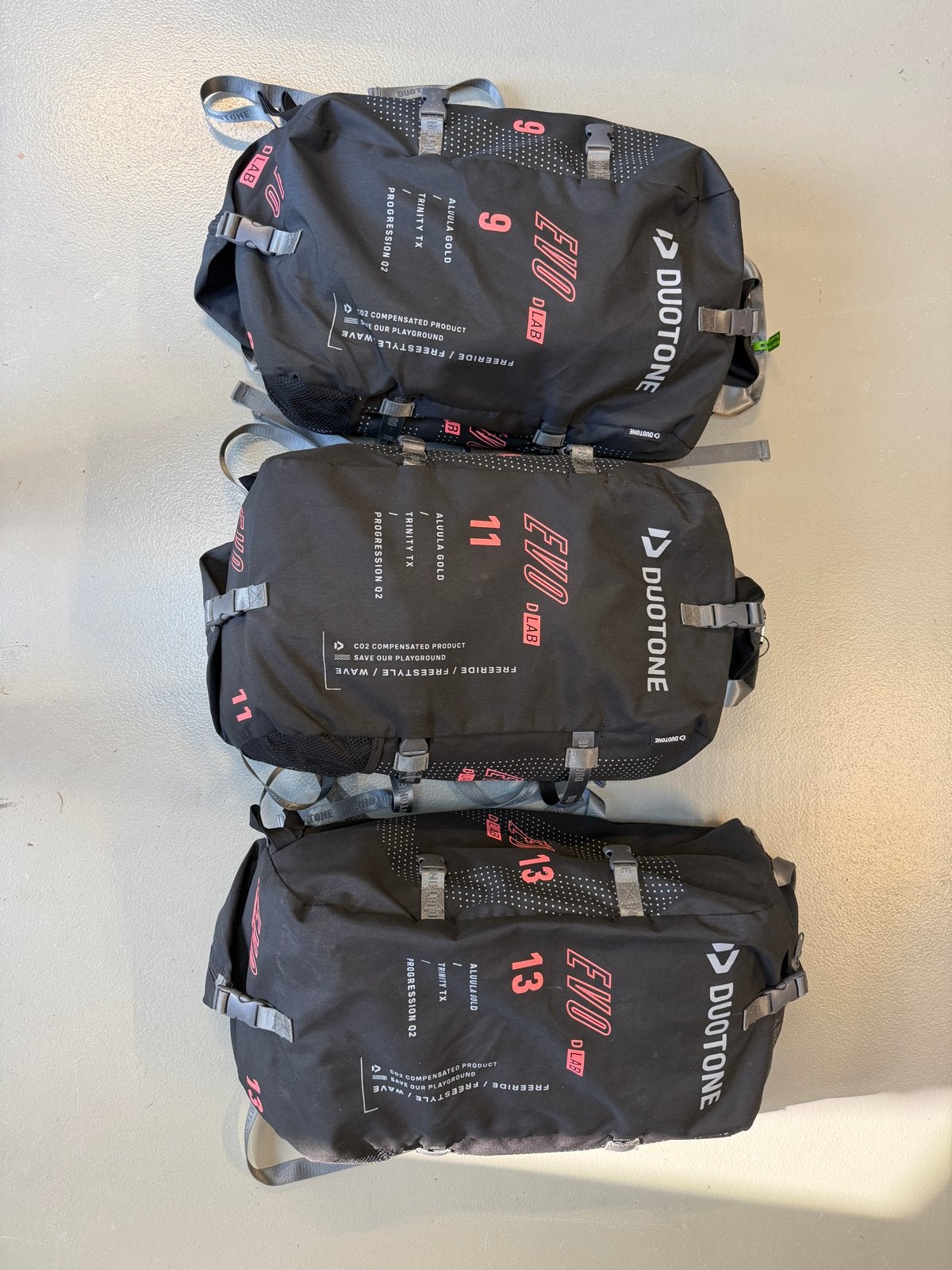 Duotone EVO DLAB 2024 Kites - 9m, 11m, 13m - ZGAN, Watersport en Boten, Ophalen of Verzenden, Zo goed als nieuw, 9 m², Kite