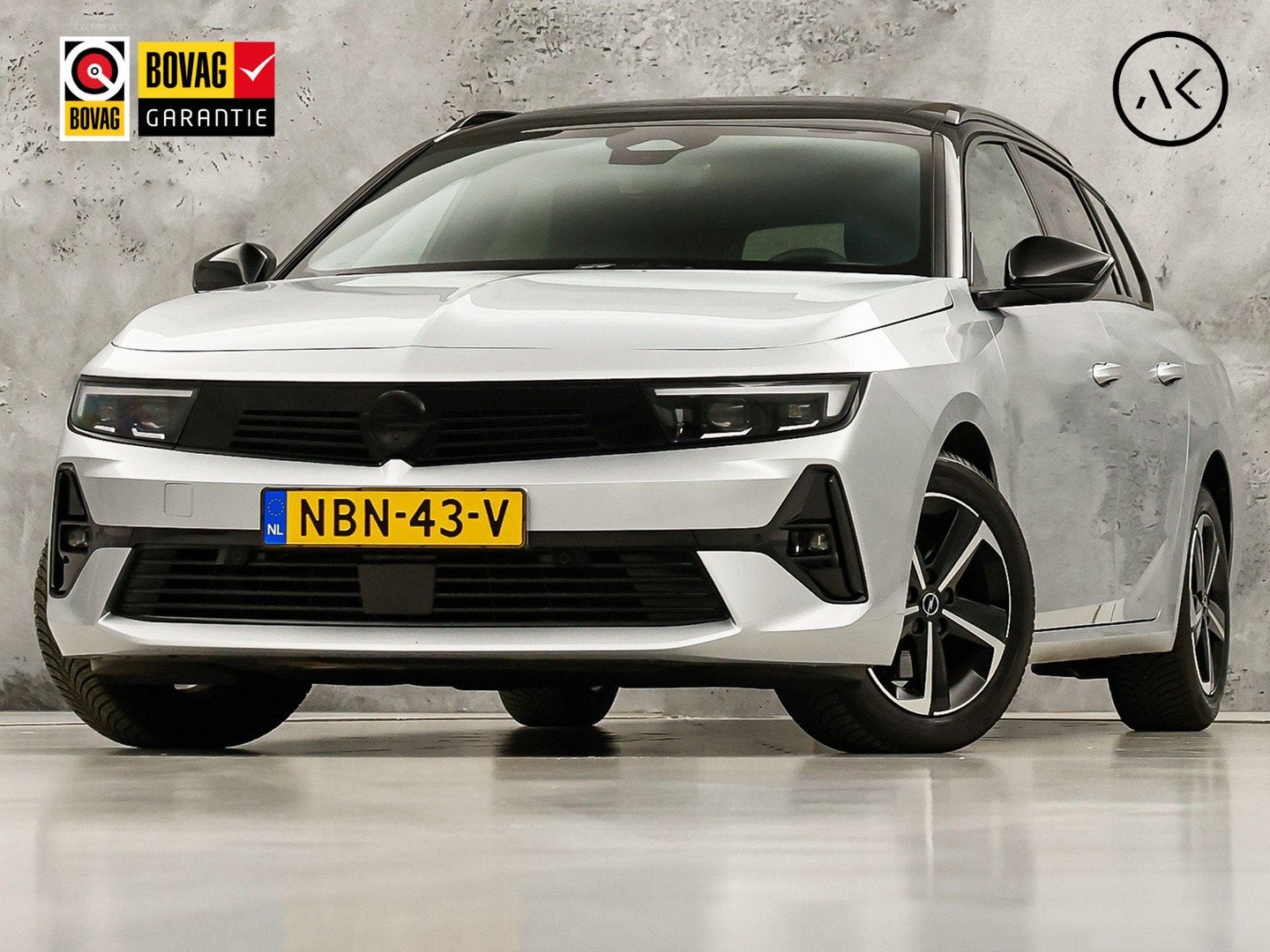 Opel Astra Sports Tourer 1.2 GS Line Automaat (PANORAMADAK,, 12 maanden, 1199 cc, Leder en Stof, 131 pk
