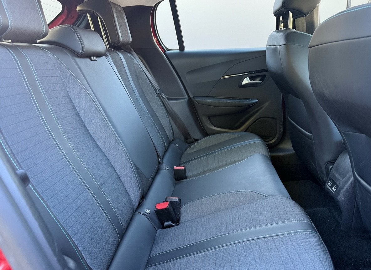 Peugeot 208 1.2 PT 100pk Allure 5d, Clima | Navi | Camera |, Auto's, 101 pk, Gebruikt, Alcantara, 49 €/maand