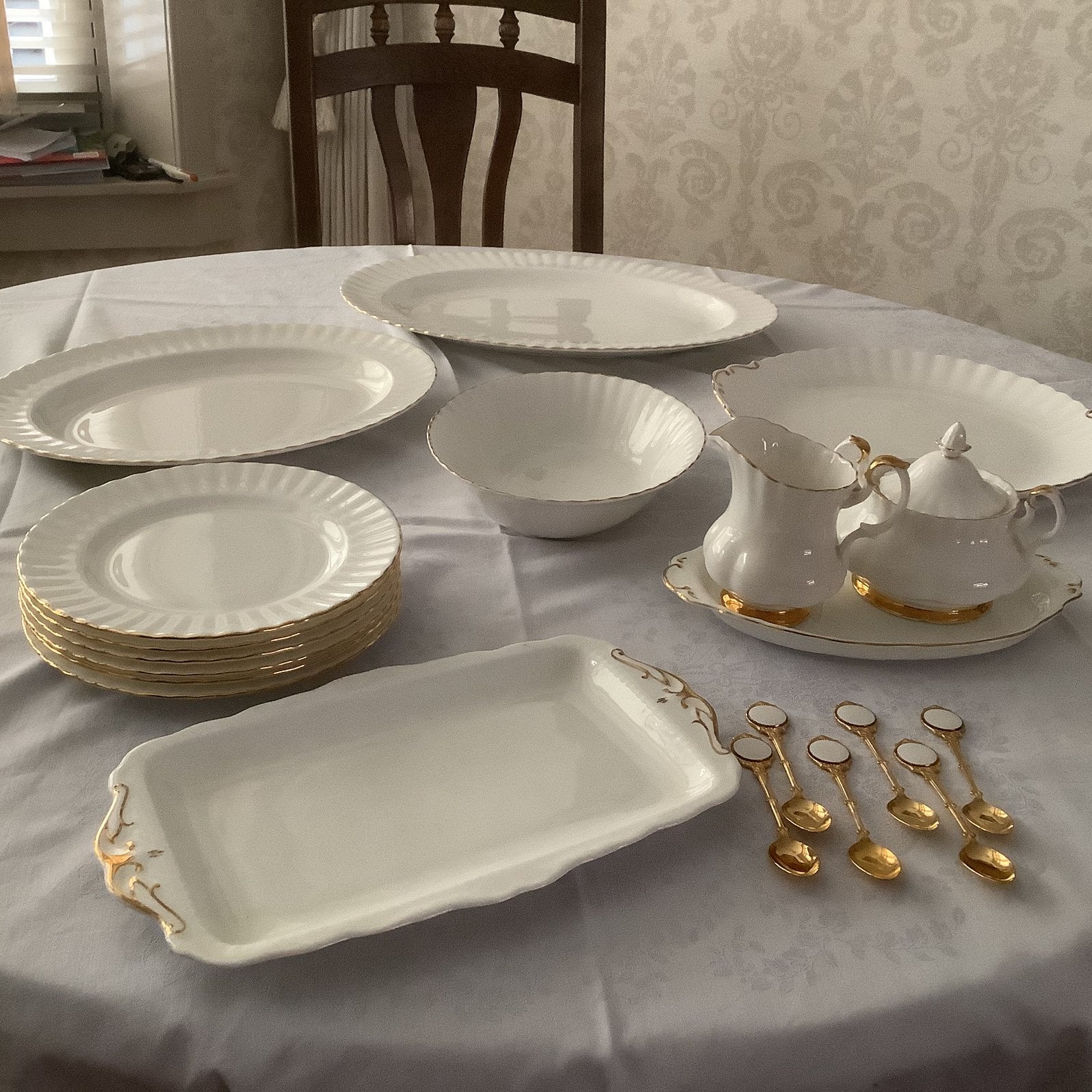 Royal Albert, Ophalen