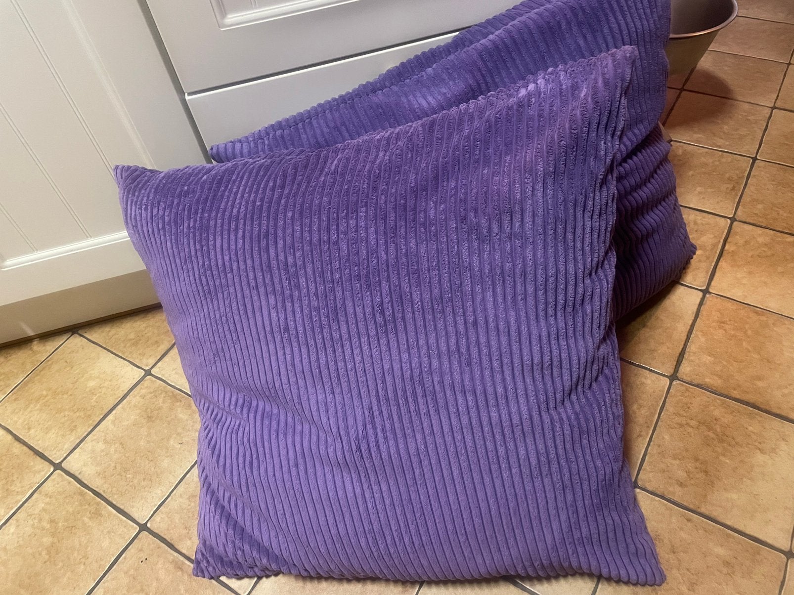 2 paarse kussens, Huis en Inrichting, Woonaccessoires | Kussens, Ophalen, Zo goed als nieuw, Vierkant