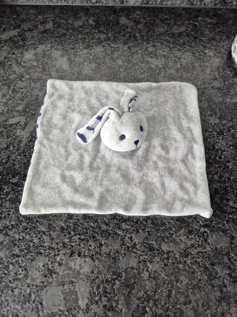 Knuffeldoekje Konijn Grijs met donkerblauwe strepen, Verzenden, Konijn