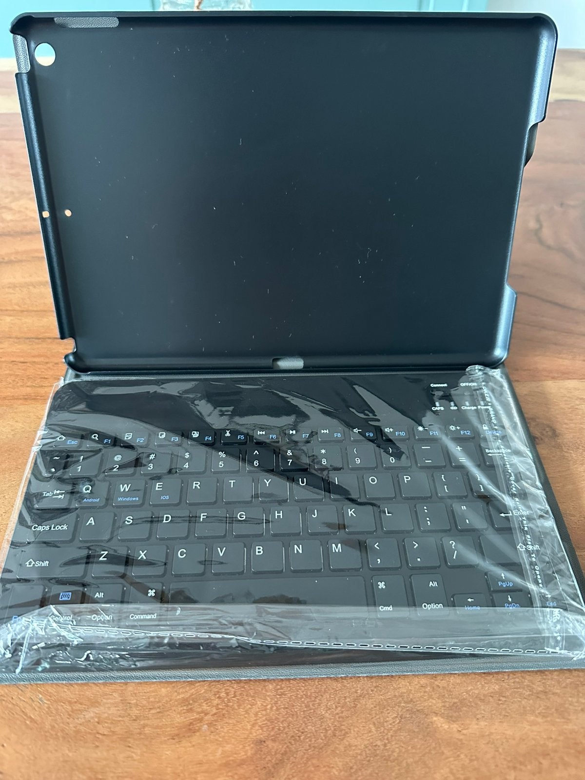 Ipadhoes 10.2 met toetsenbord, 10 inch, Nieuw, Bescherming voor- en achterkant, Ophalen of Verzenden