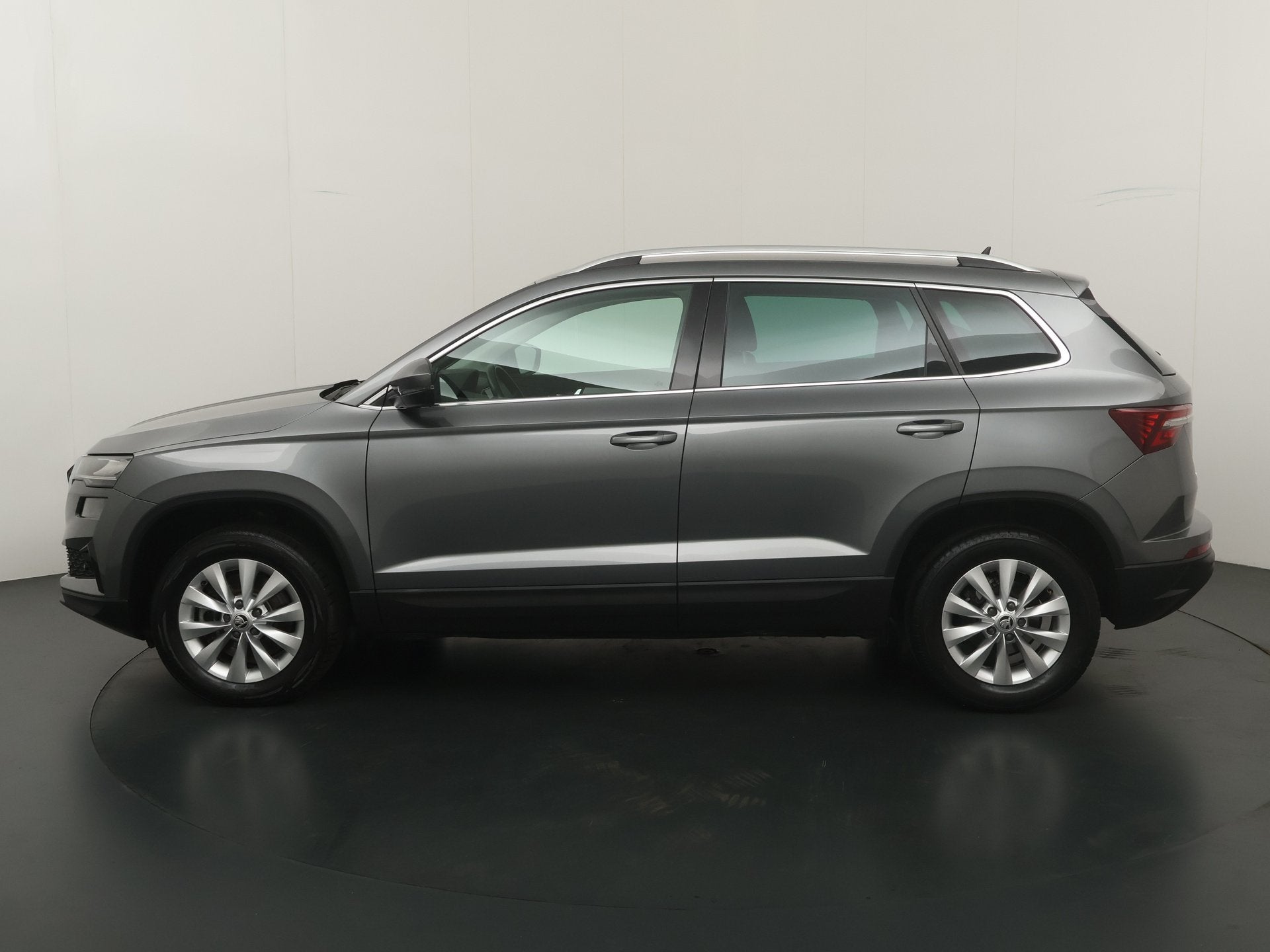 Skoda Karoq 1.5 TSI 150 pk Business Edition | Trekhaak | Cam, Voorwielaandrijving, 12 maanden, 4 cilinders, Karoq